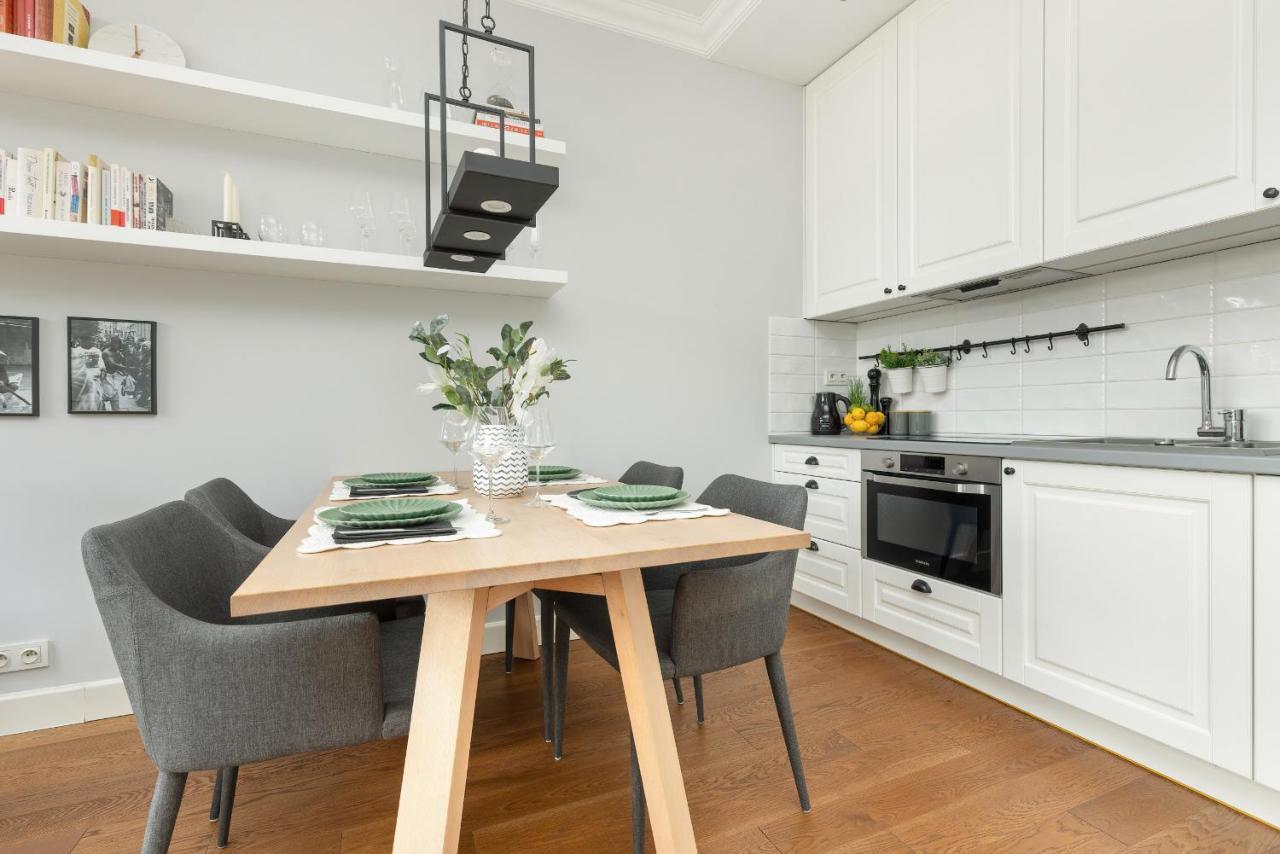 Cozy Gieysztora Wilanow By Renters Apartment