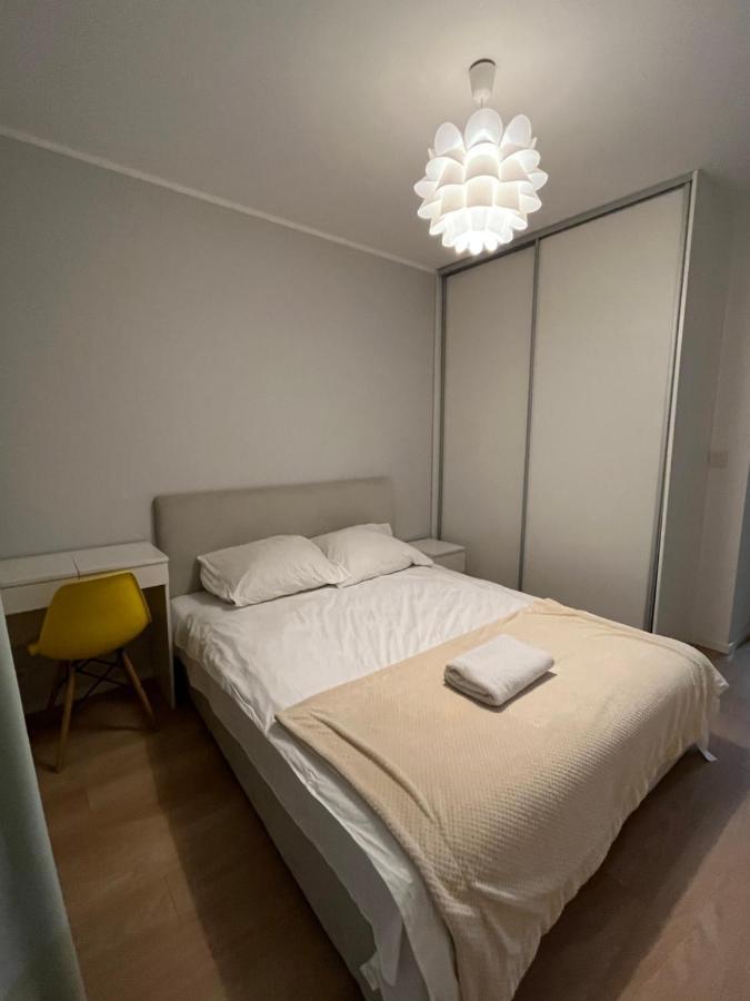 Airport Cybernetyki2 Guest house *
