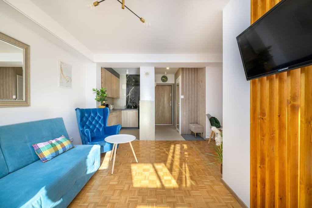 Ecru Inflancka Modern With Balcony Wwa47 * Warszawa