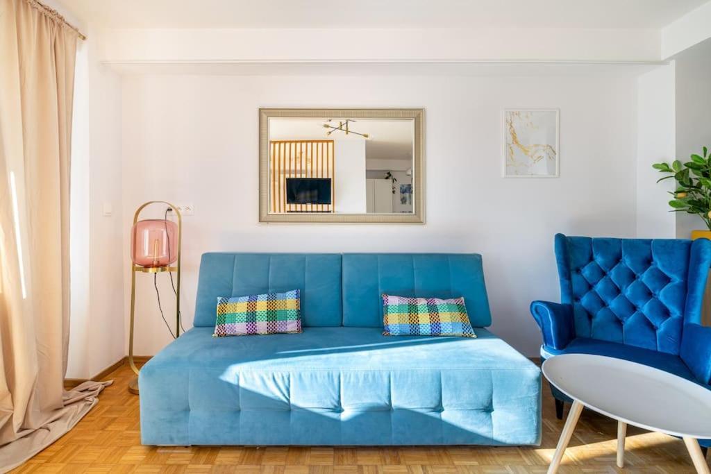 Ecru Inflancka Modern With Balcony Wwa47 Warszawa