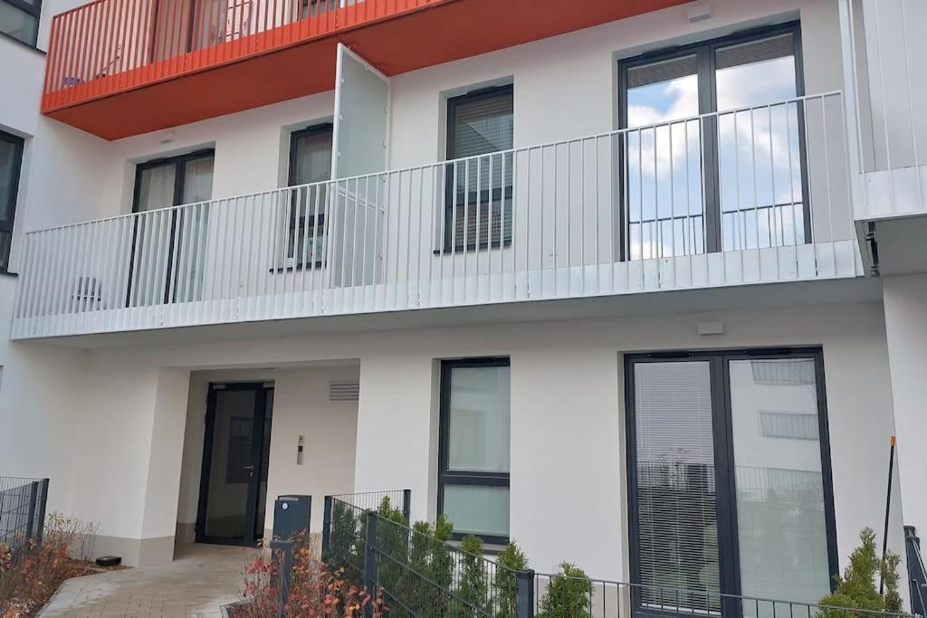 Zyczliwy Z Garazem Apartamento Varsóvia