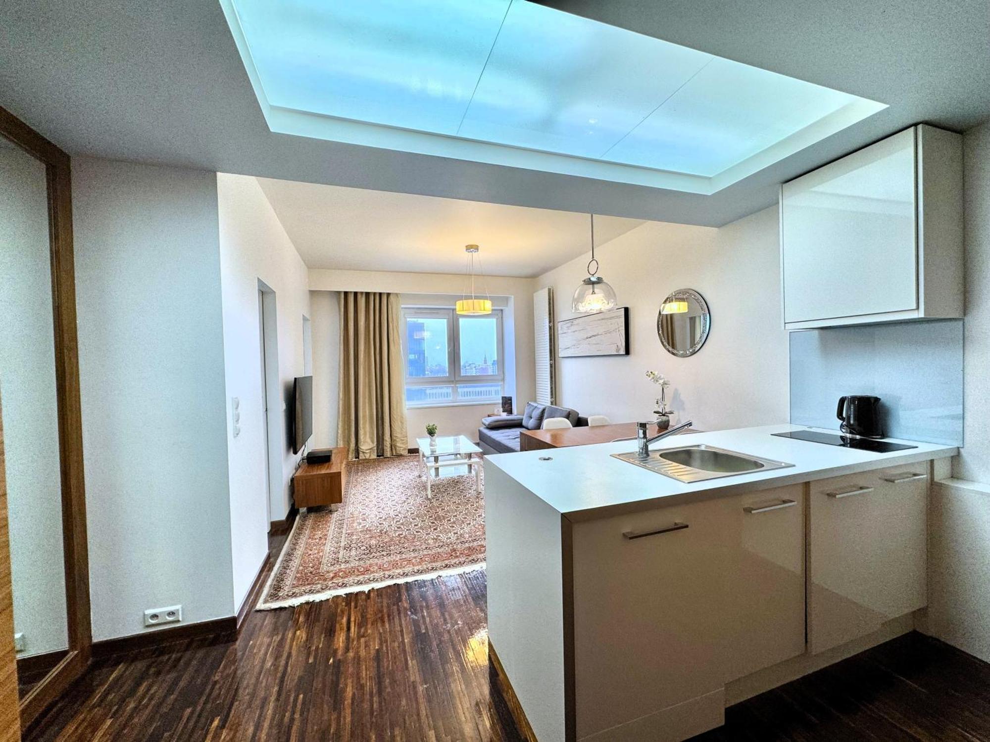 Platinum Towers Country 2 Country 4* Warsaw