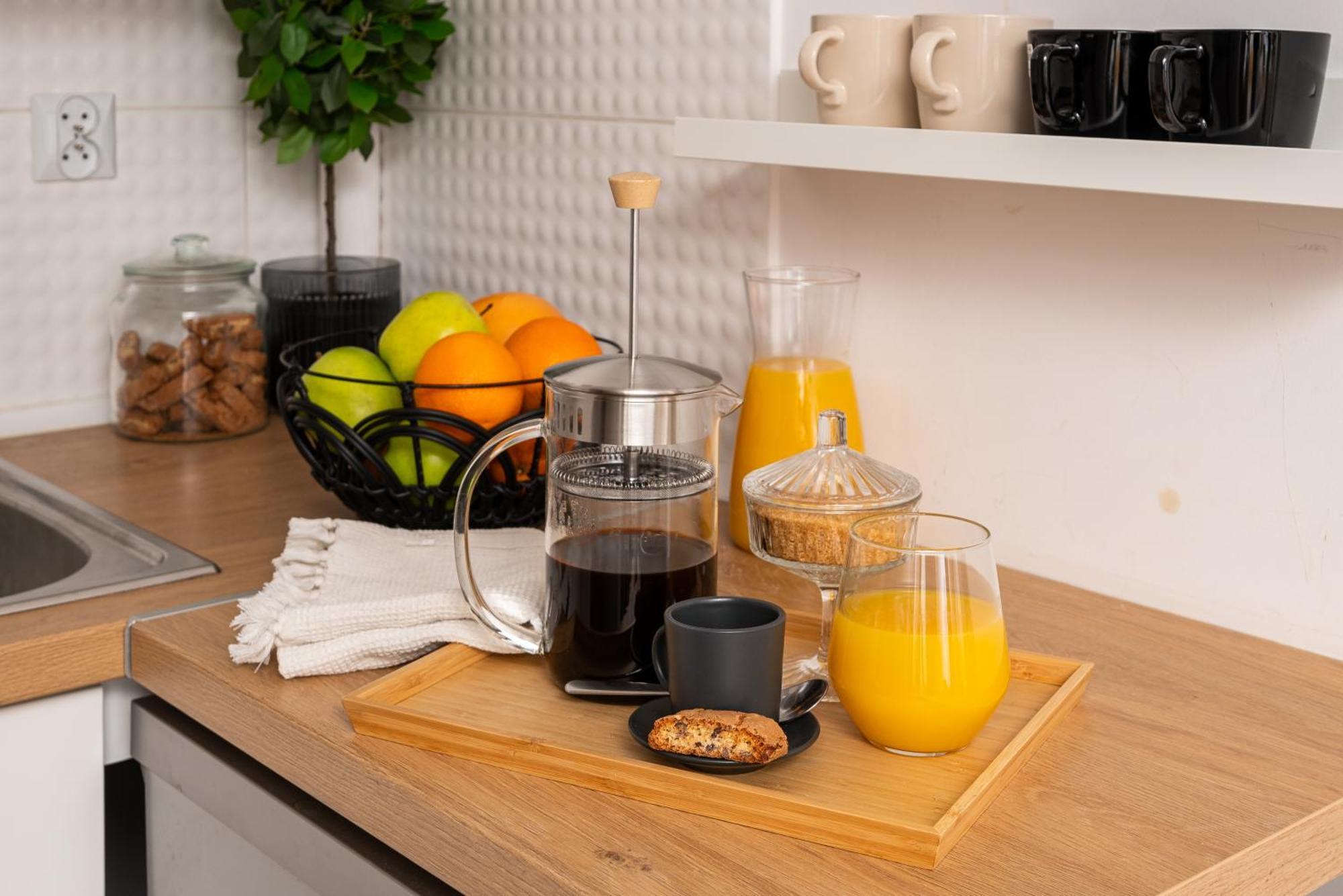 Air-conditioned Gatawaystudio 900m From Station, Parking On Site Apartament Warszawa