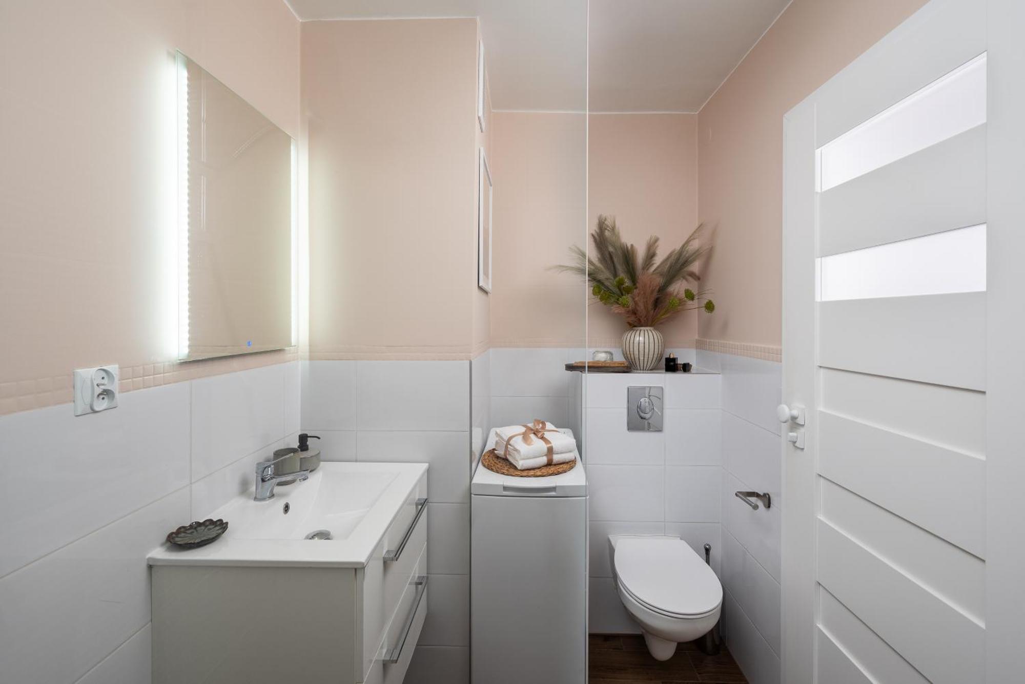 Air-conditioned Gatawaystudio 900m From Station, Parking On Site Warszawa