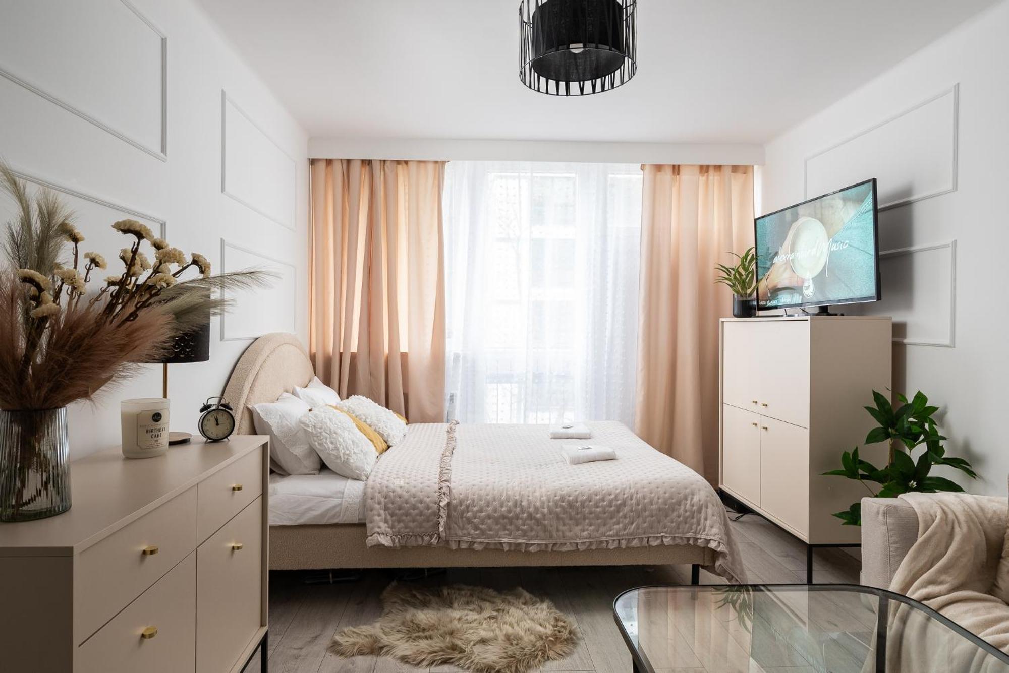 Air-conditioned Gatawaystudio 900m From Station, Parking On Site *