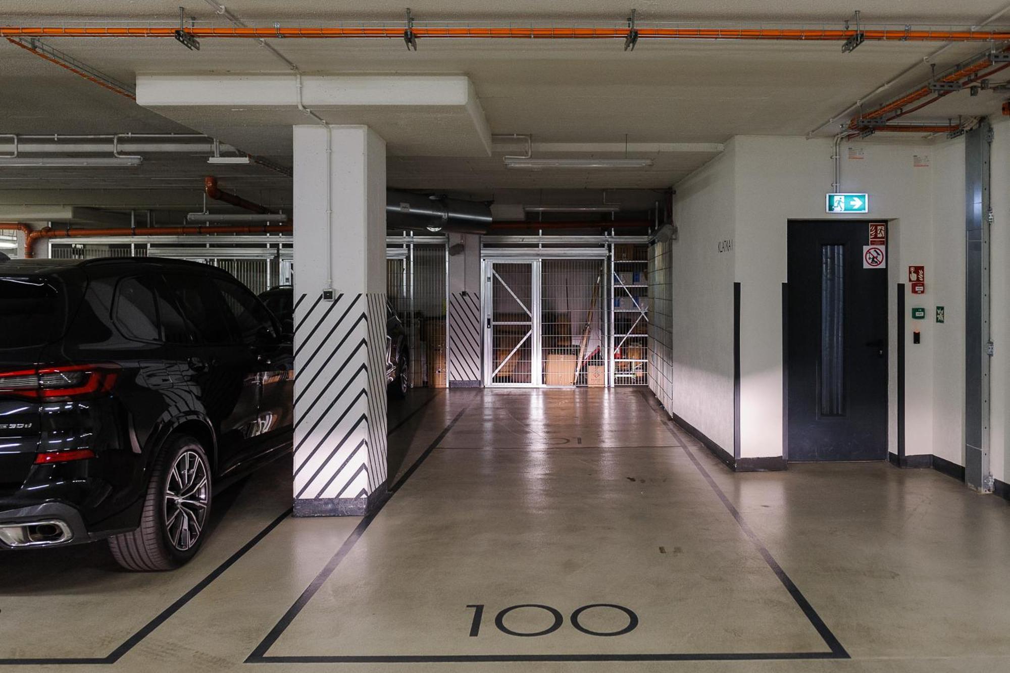 Lumina Premium Near Mennica Warschau