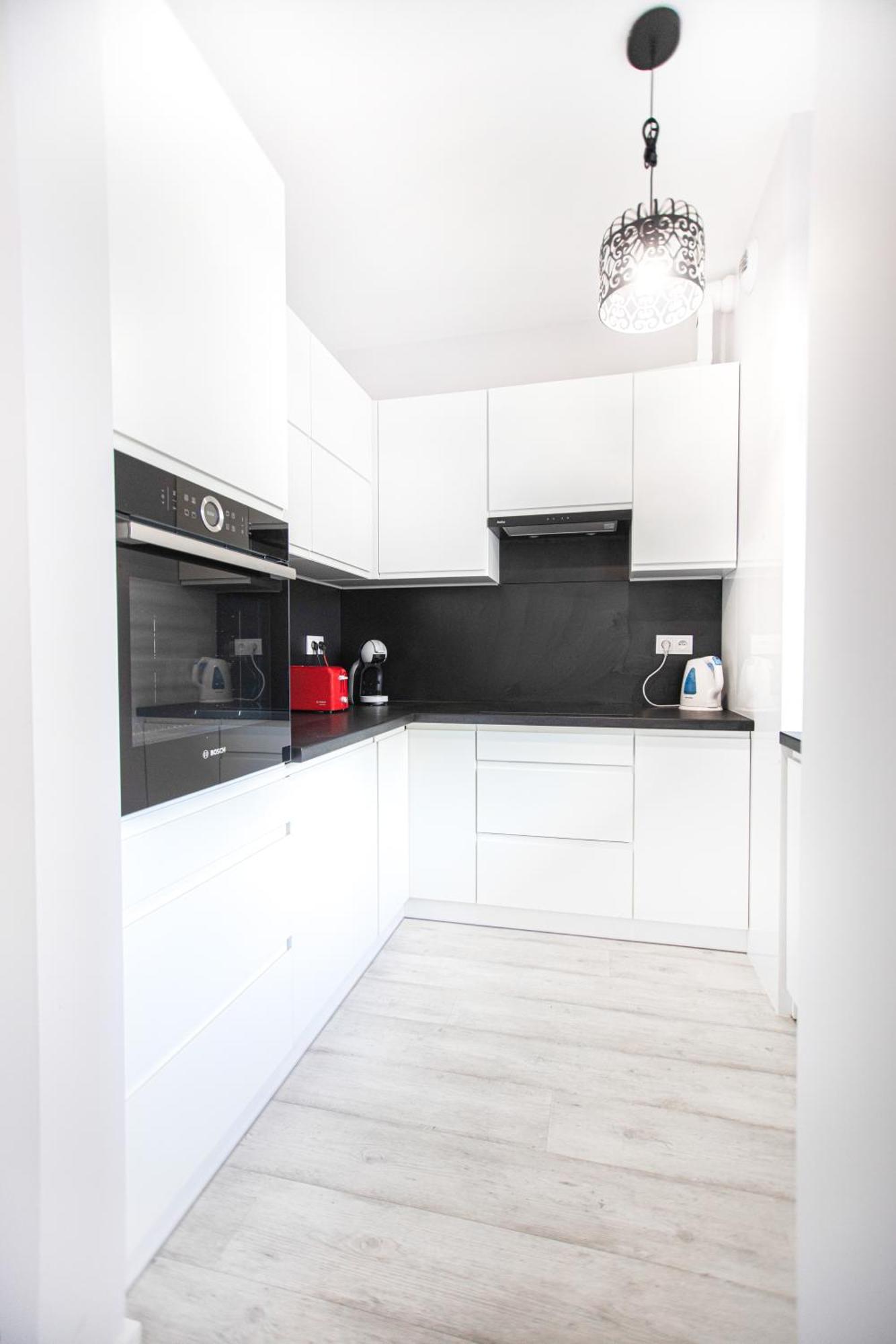 Lovely Close To The Center. Free Parking Apartment