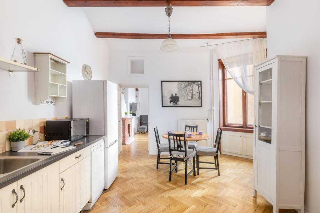 Charismatic In A Tenement House By Ecru Wwa62 Apartment Warsaw