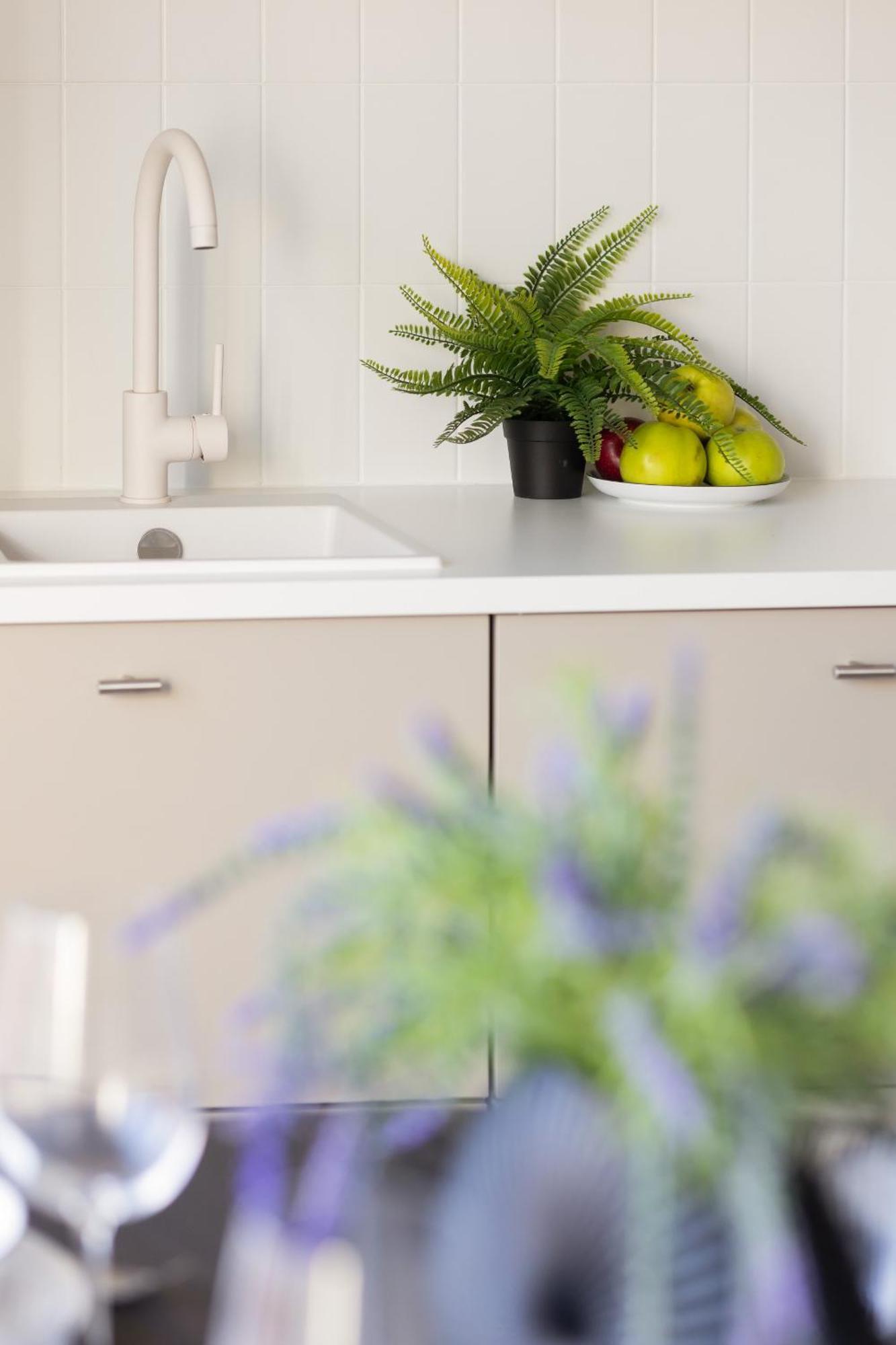 Apartment Bright 2-bedroom By Renters