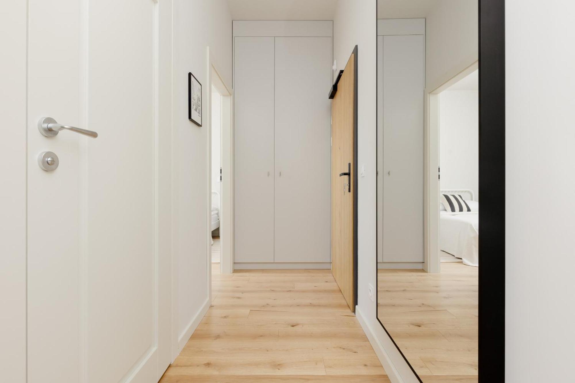 Apartment Bright 2-bedroom By Renters *