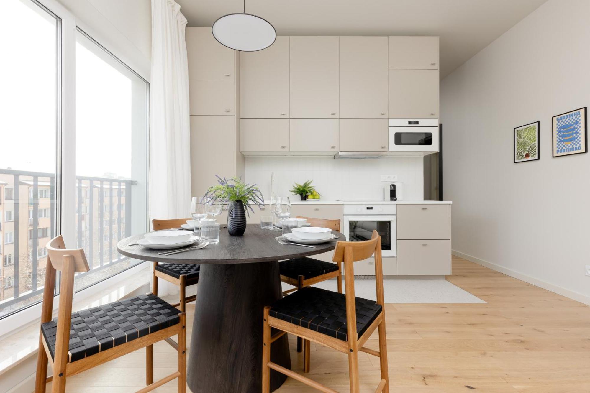 Bright 2-bedroom By Renters *