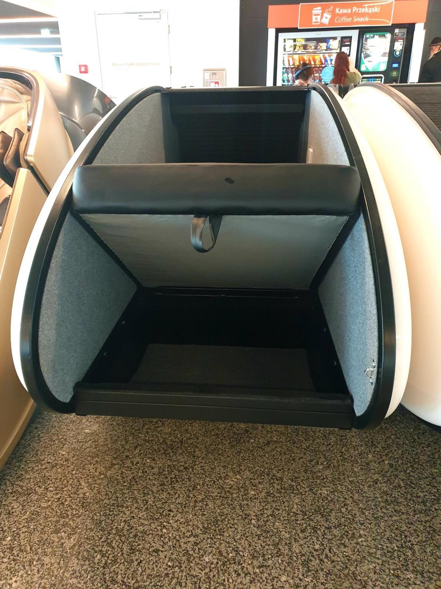 Khách sạn nang Sleeping Pods Gosleep - Inside Of Chopin Airport, Non Schengen Restricted Zone After Passport Control, Near Gate 2n Warsaw