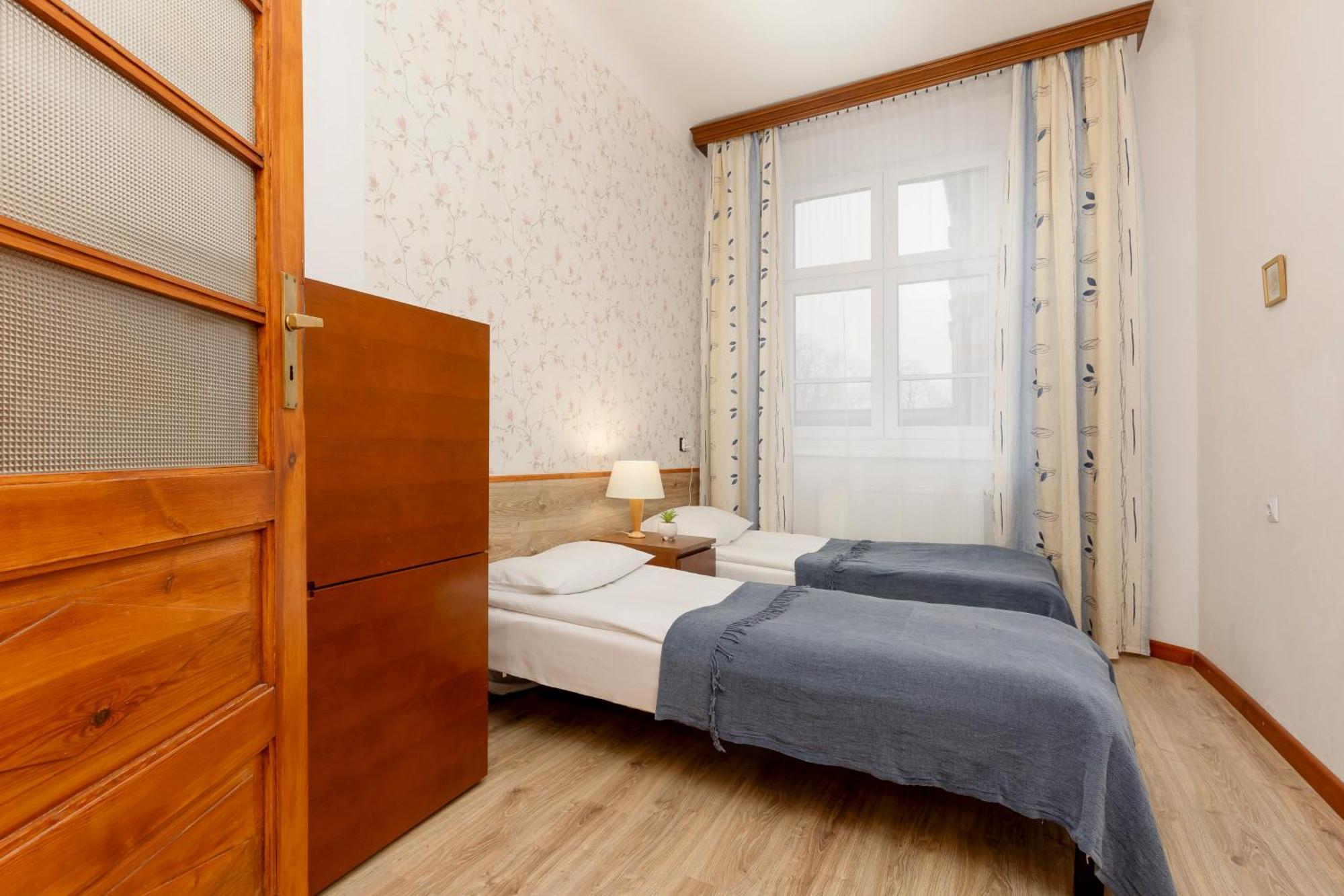 Vintage Praga By Renters