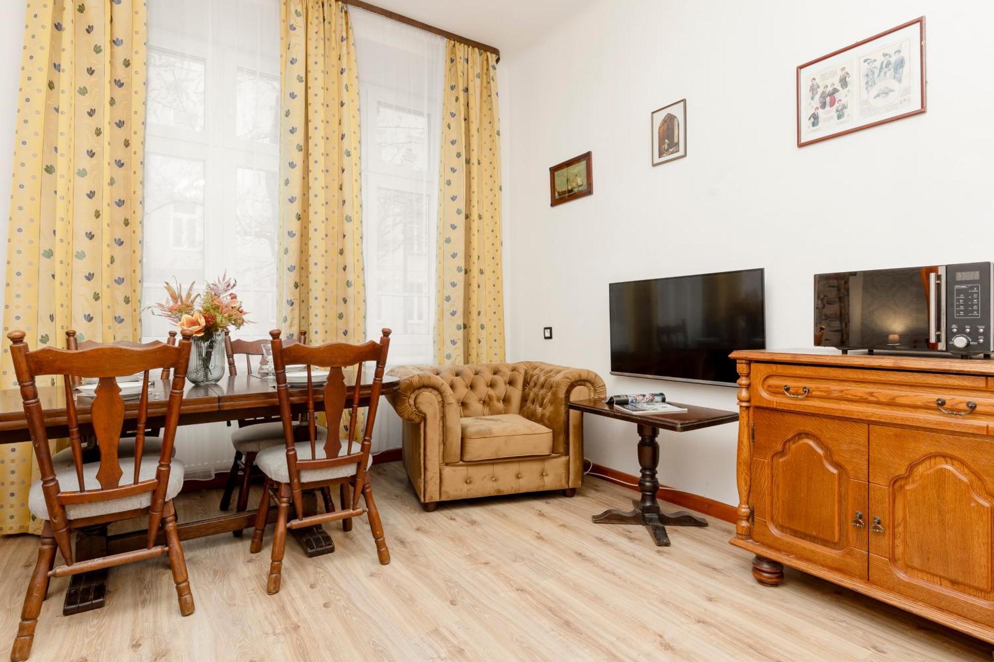 Vintage Praga By Renters Apartment