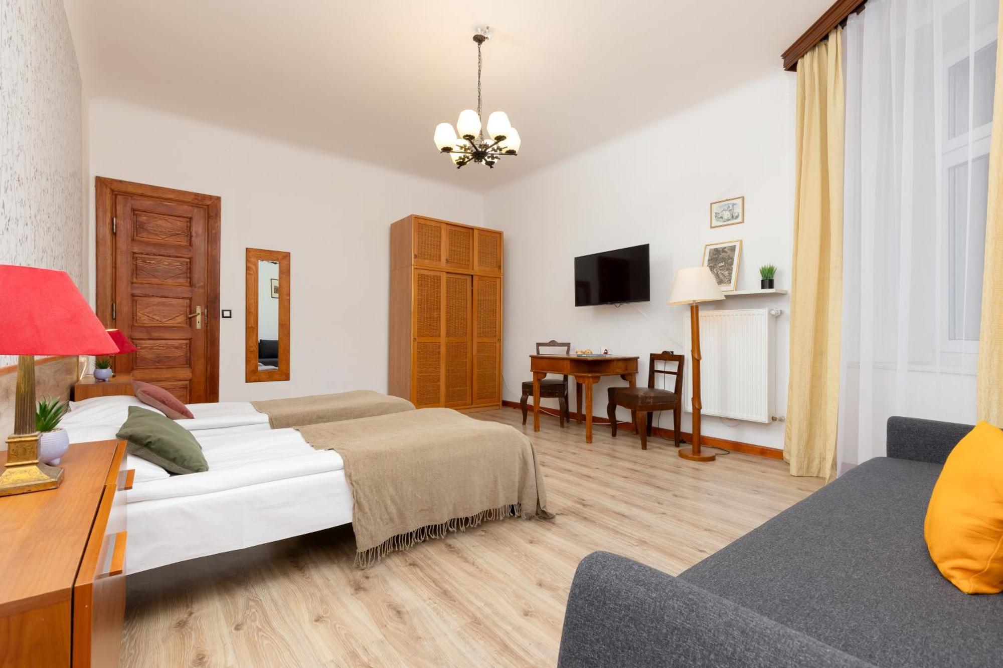 Vintage Praga By Renters Warsaw