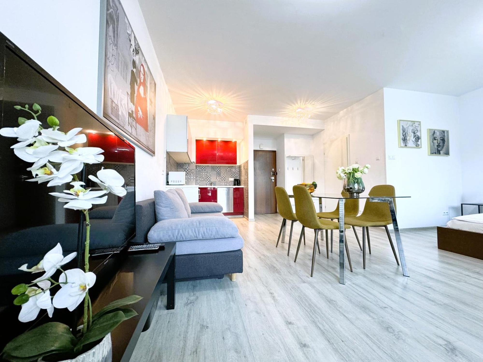 Platinum Towers Country 2 Country 4*
