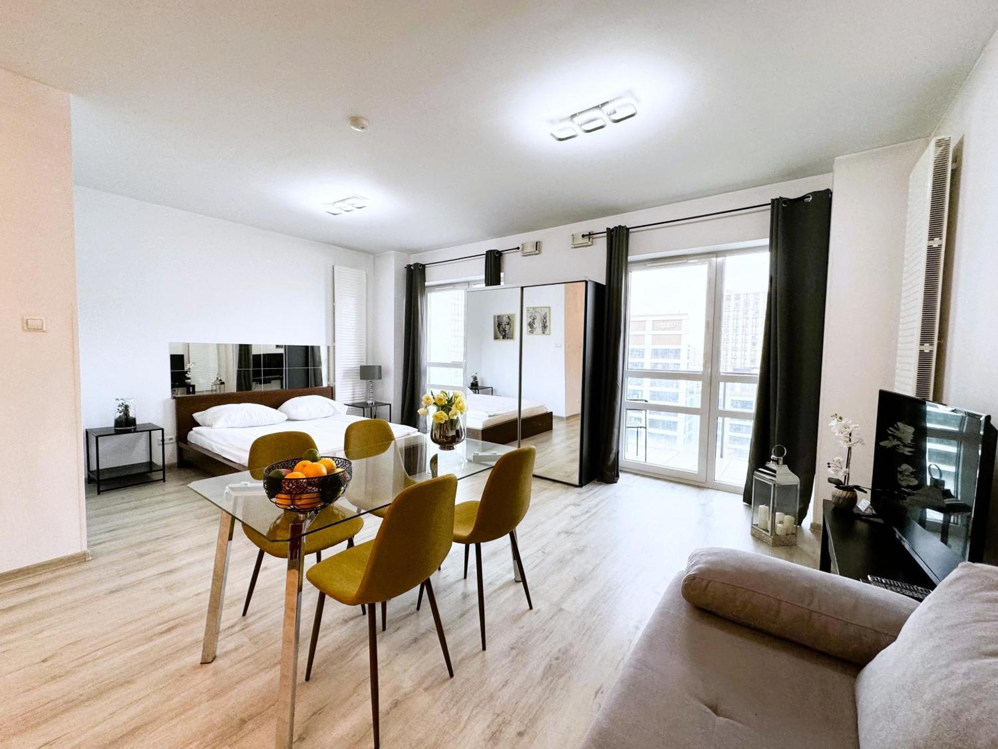 Platinum Towers Country 2 Country 4* Warsaw