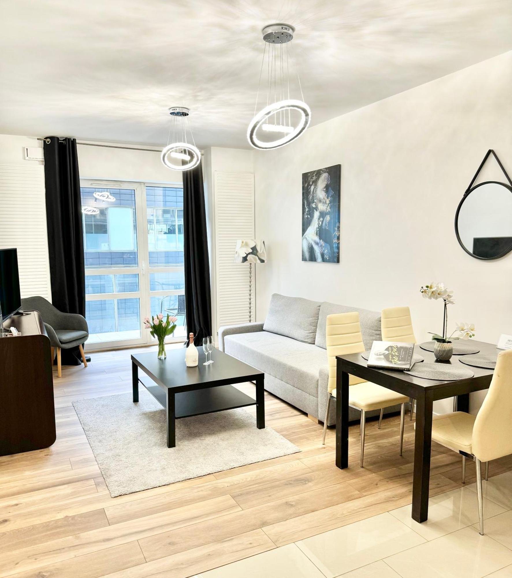 Platinum Towers Country 2 Country Aparthotel 4*