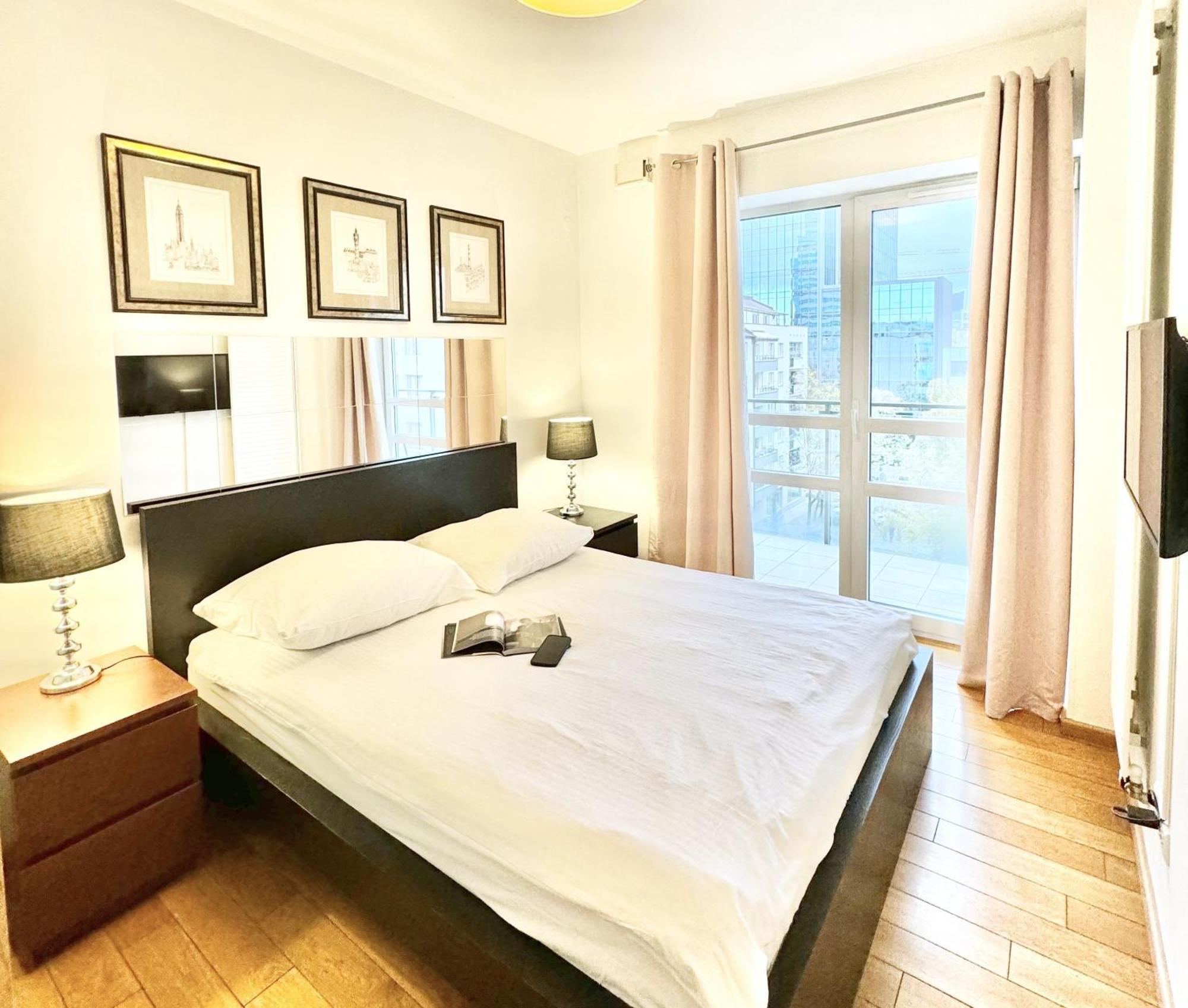 Platinum Towers Country 2 Country 4*