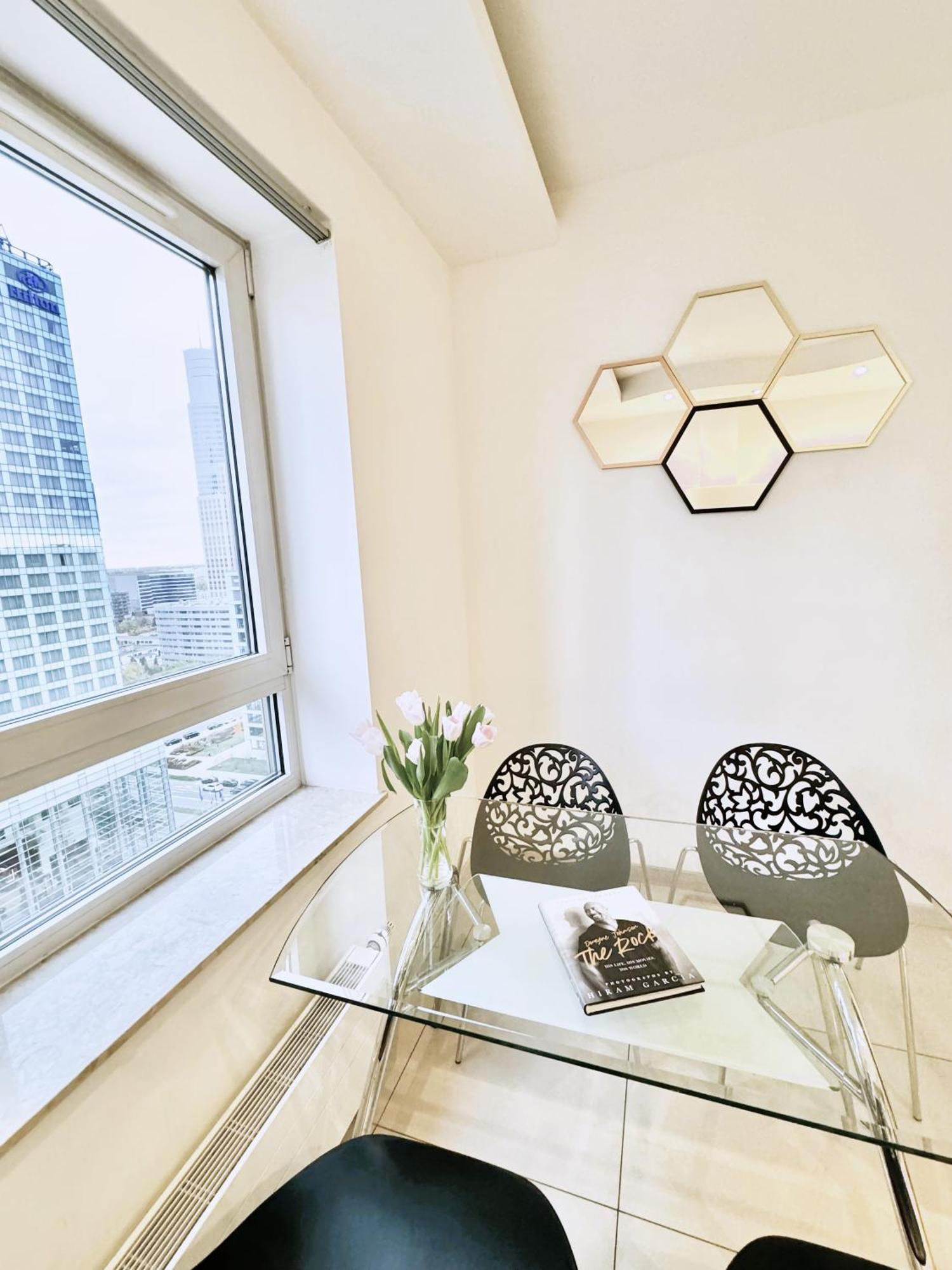 Platinum Towers Country 2 Country Warsaw