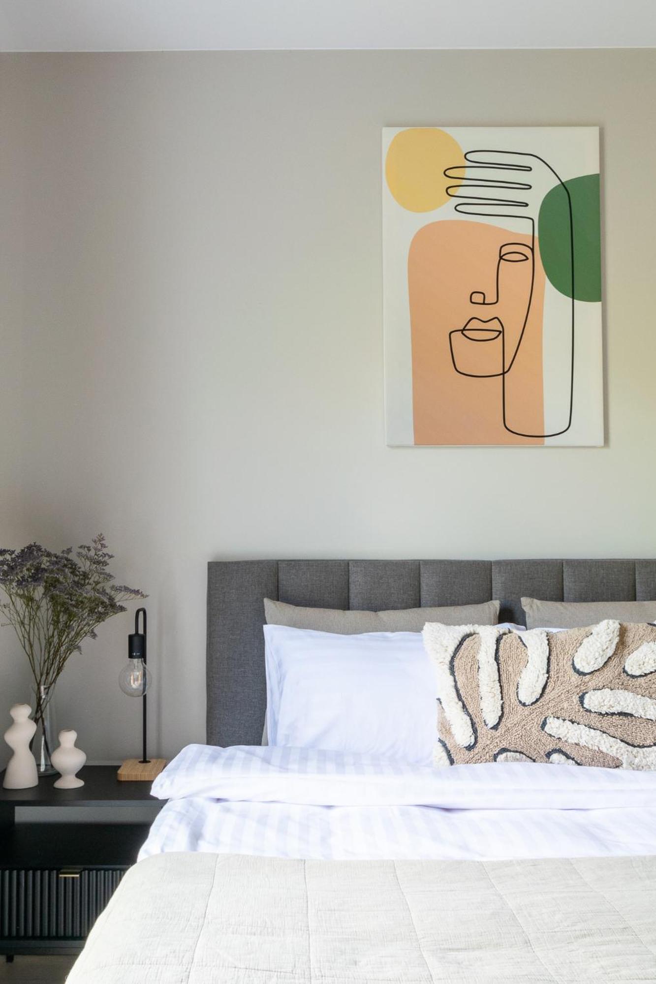 Platinum Apartment *