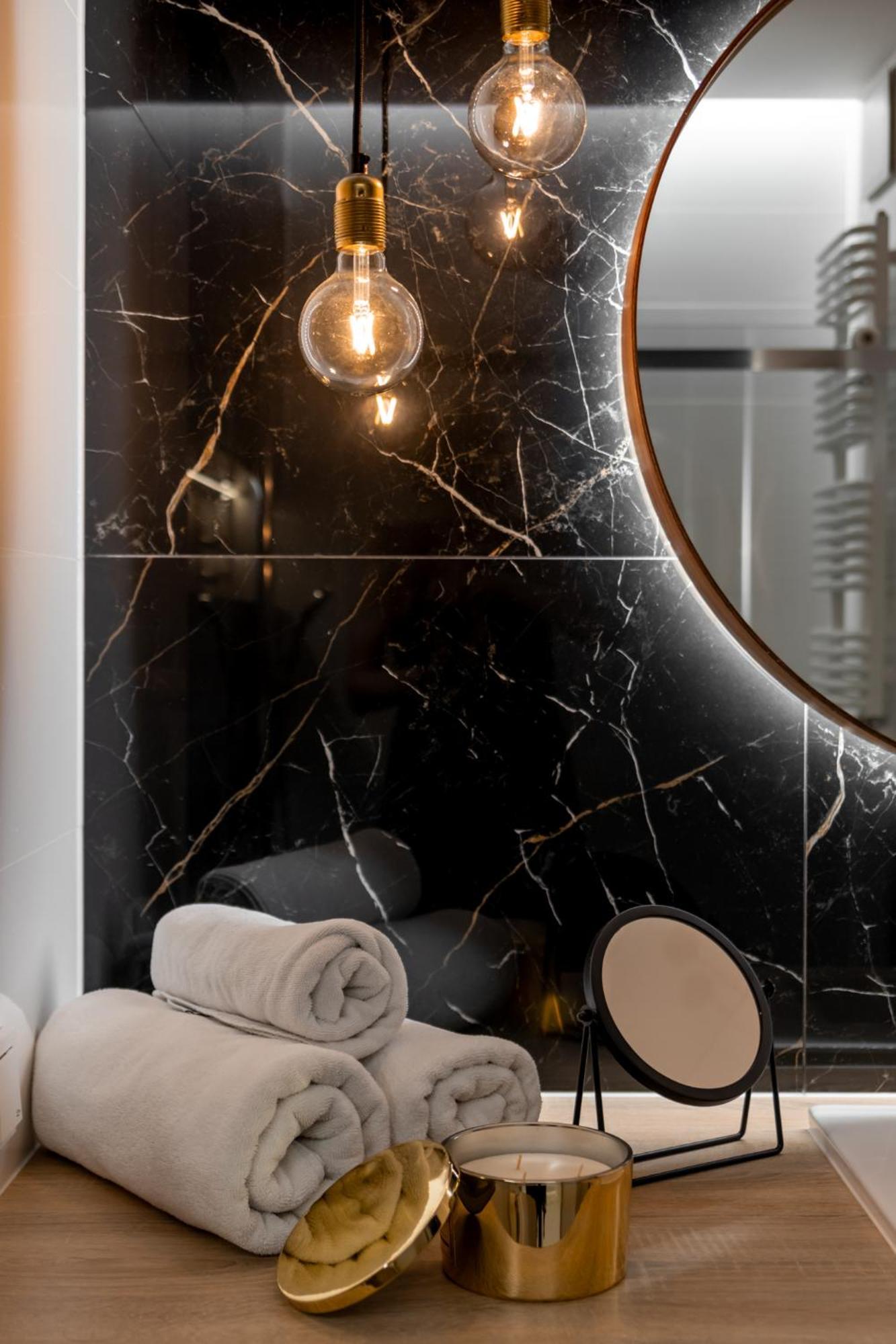 Golden - Two Bedrooms Luxury In The Center - Mennica Warsaw