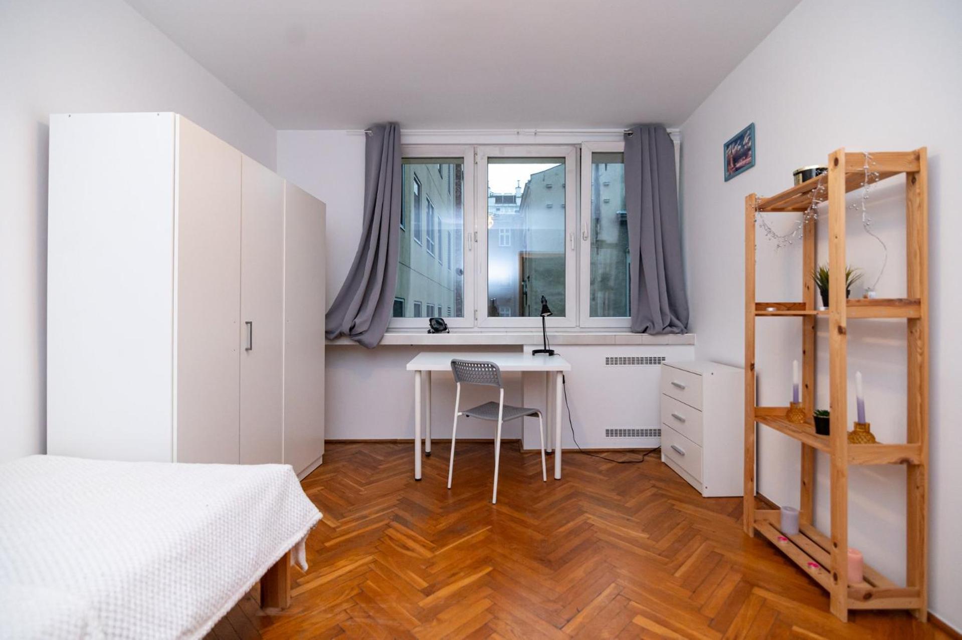 Regem Nowogrodzka Warsaw