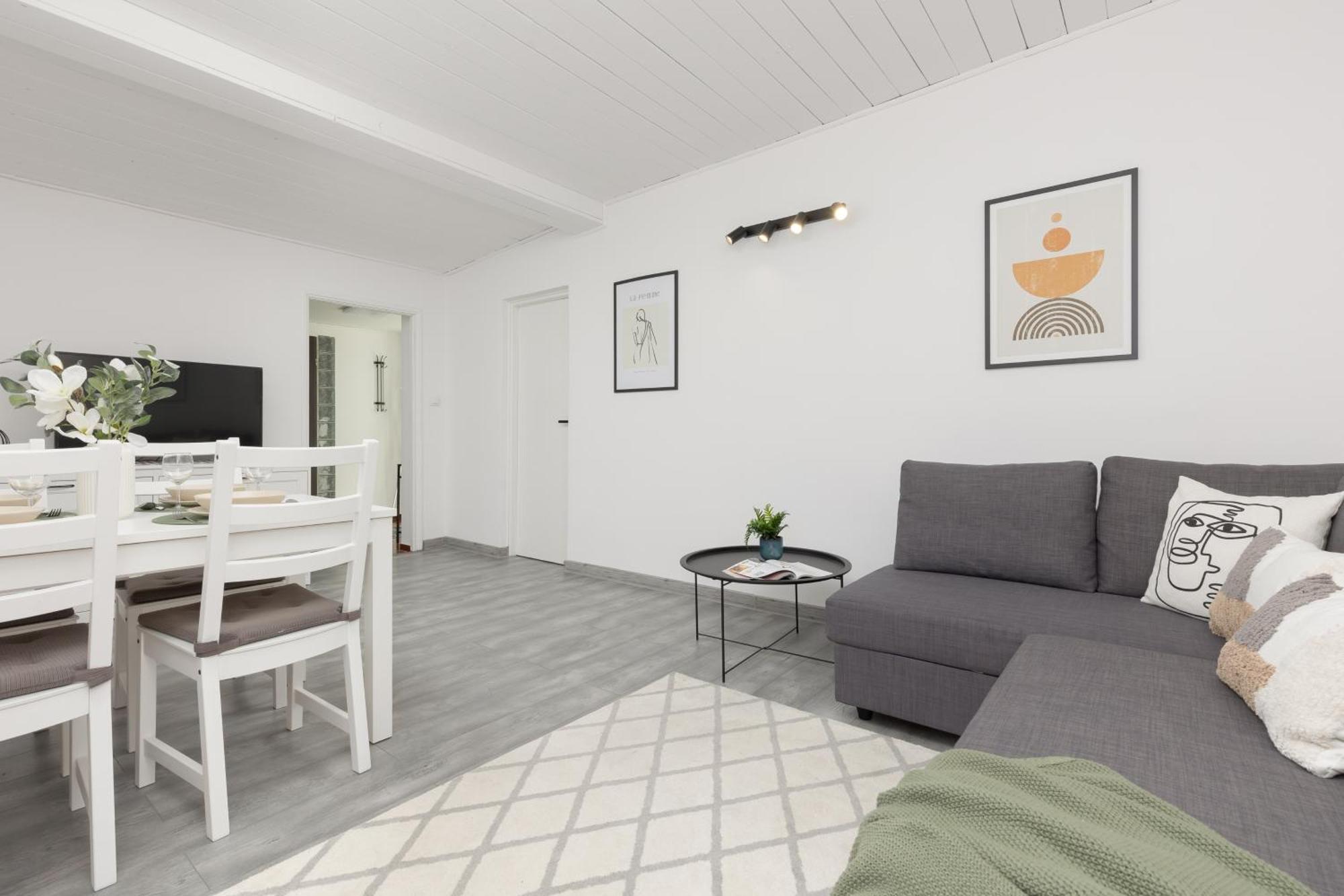 Apartment Metro Plac Wilsona Mickiewicza By Renters *