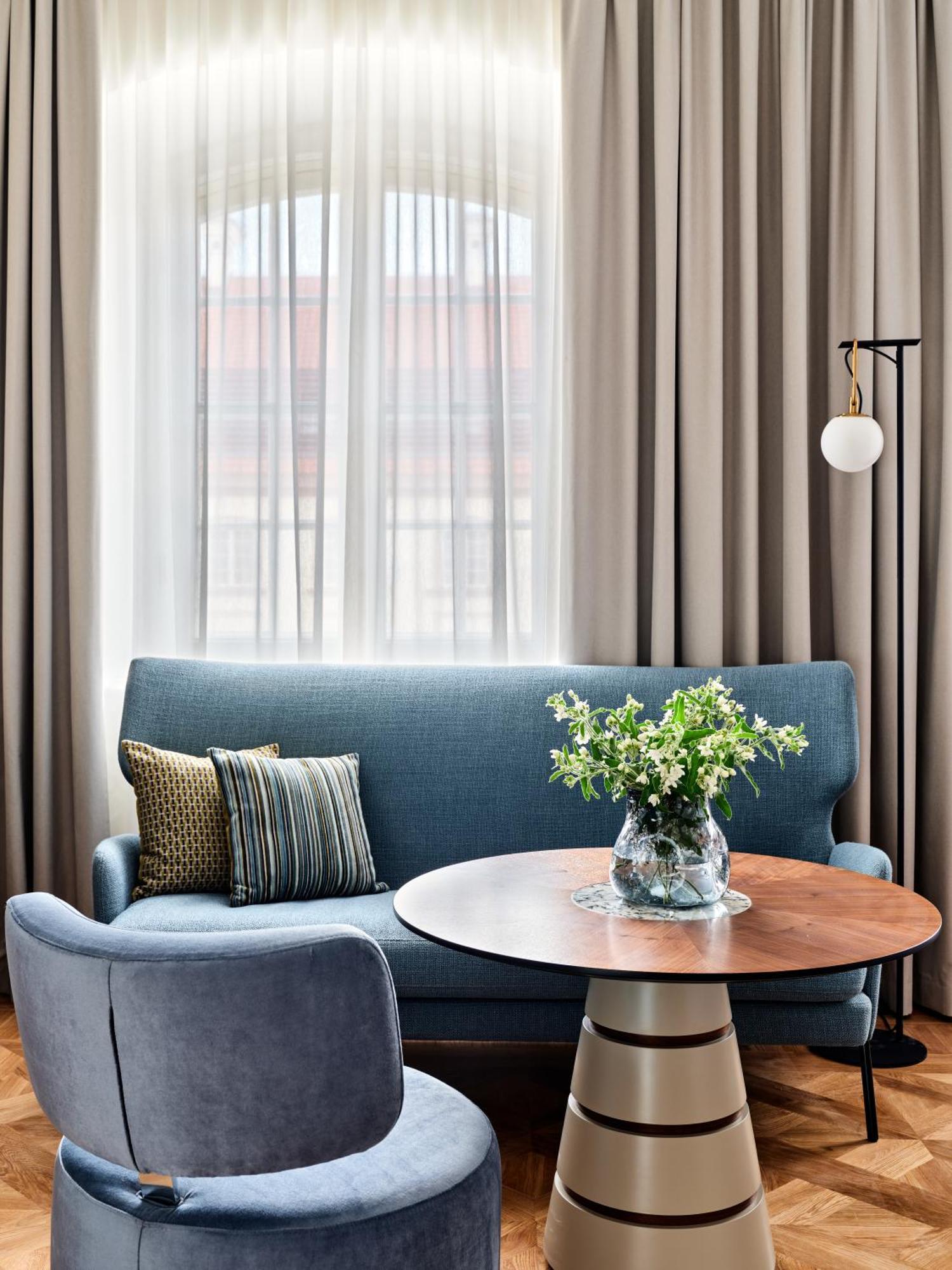 Verte, Warsaw, Autograph Collection 5*