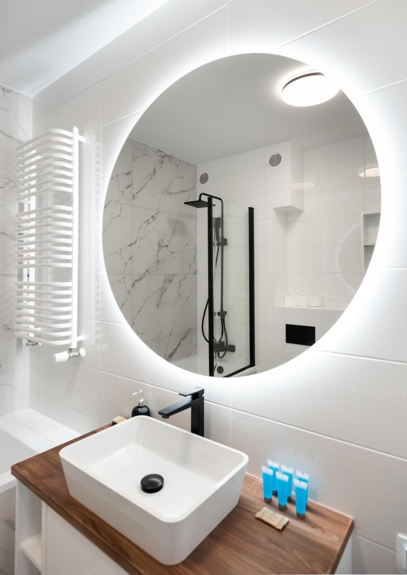 Brzeziny Deluxe Apartamento *