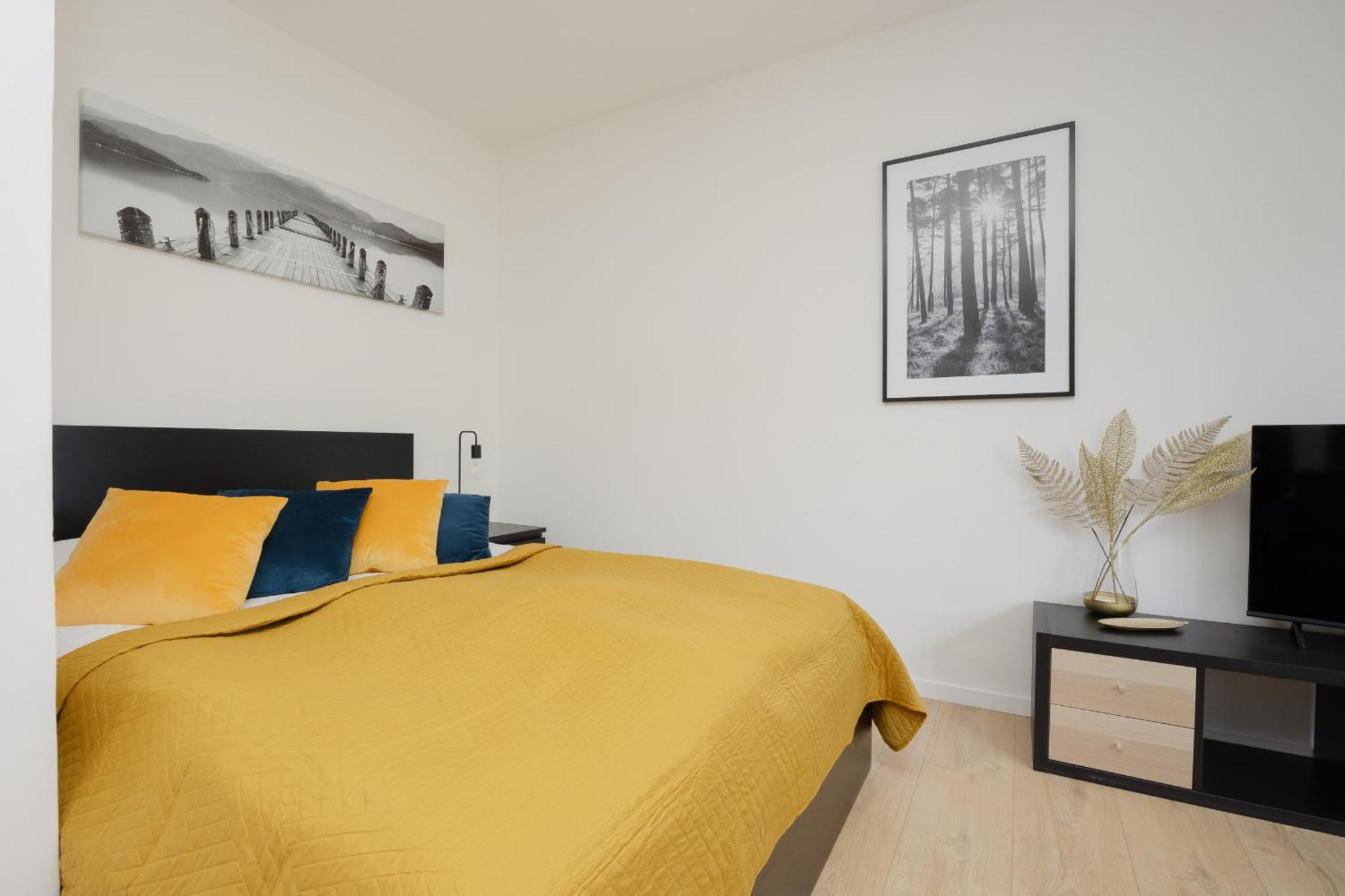 Apartament Bright For 4 People In By Renters