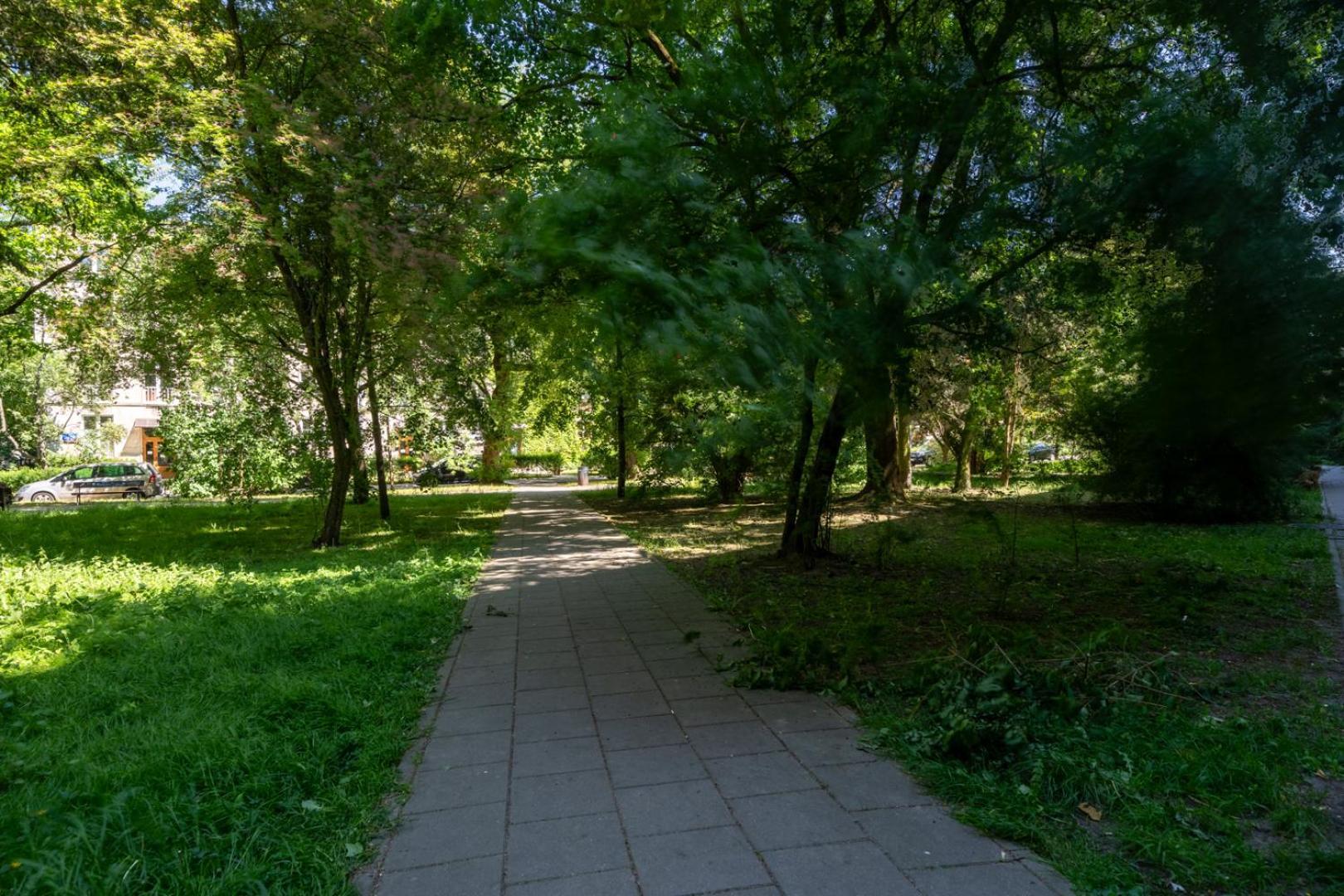 - Parks & Metro Nearby - By Rentujemy * Warschau