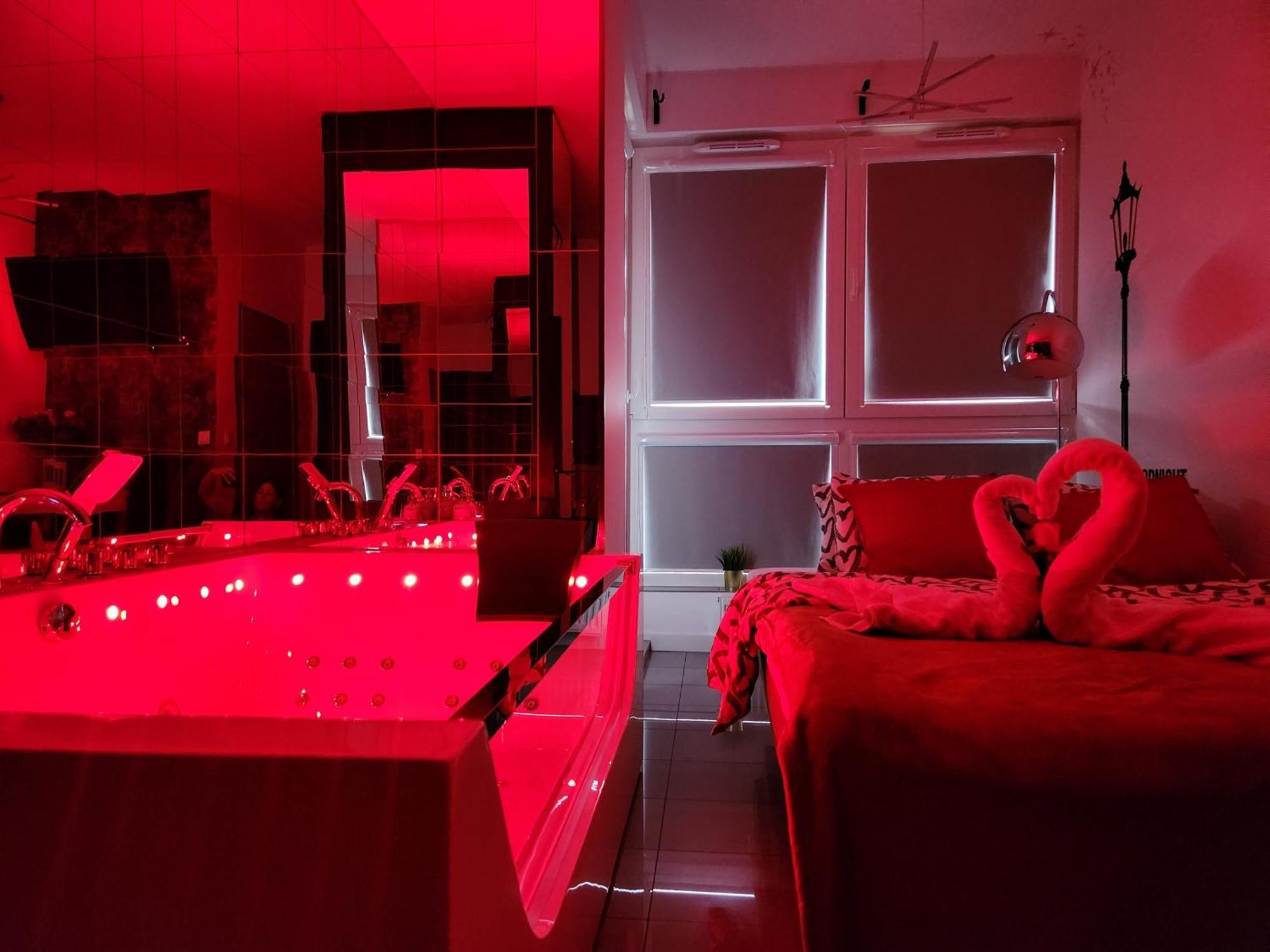 House - In With Private Jacuzzi, Full Access To Sauna, Gym And Billards - Studia Z Prywatnym Jacuzzi Oraz Dostepem Do Sauny, Silowni I Bilarda Apartment