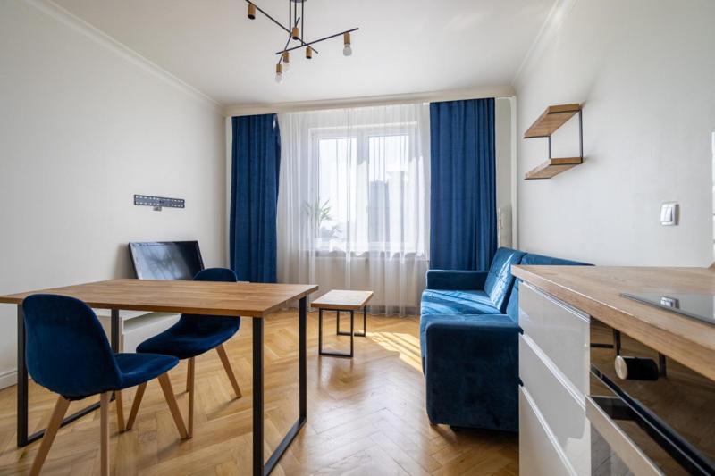 Cozy Renovated In Bielany Next To Subway Apartment