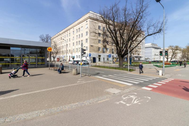 Cozy Renovated In Bielany Next To Subway Warschau
