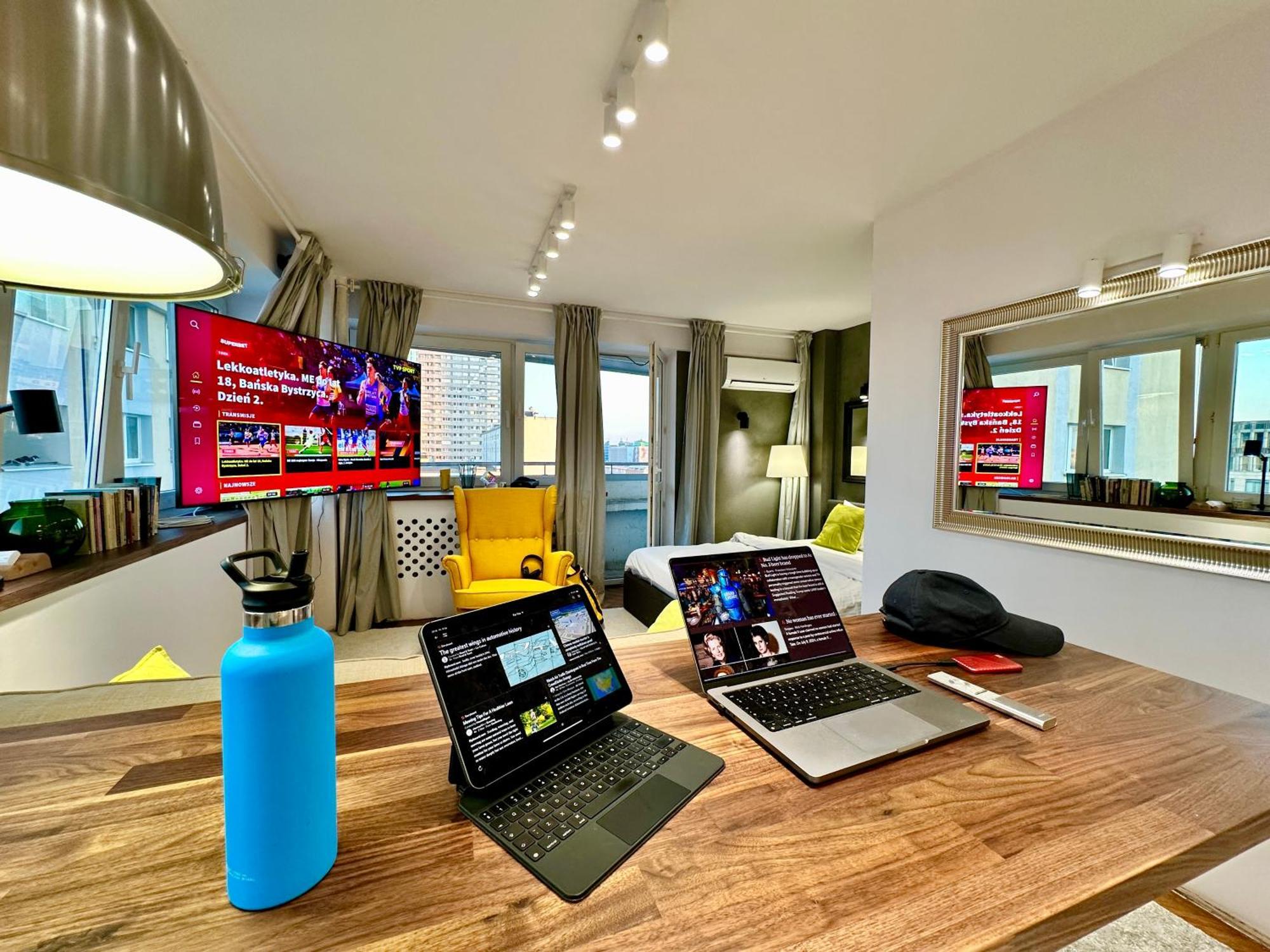 Silver Aircondition Wifi 1gbs 85'tv Netflix Apartment *