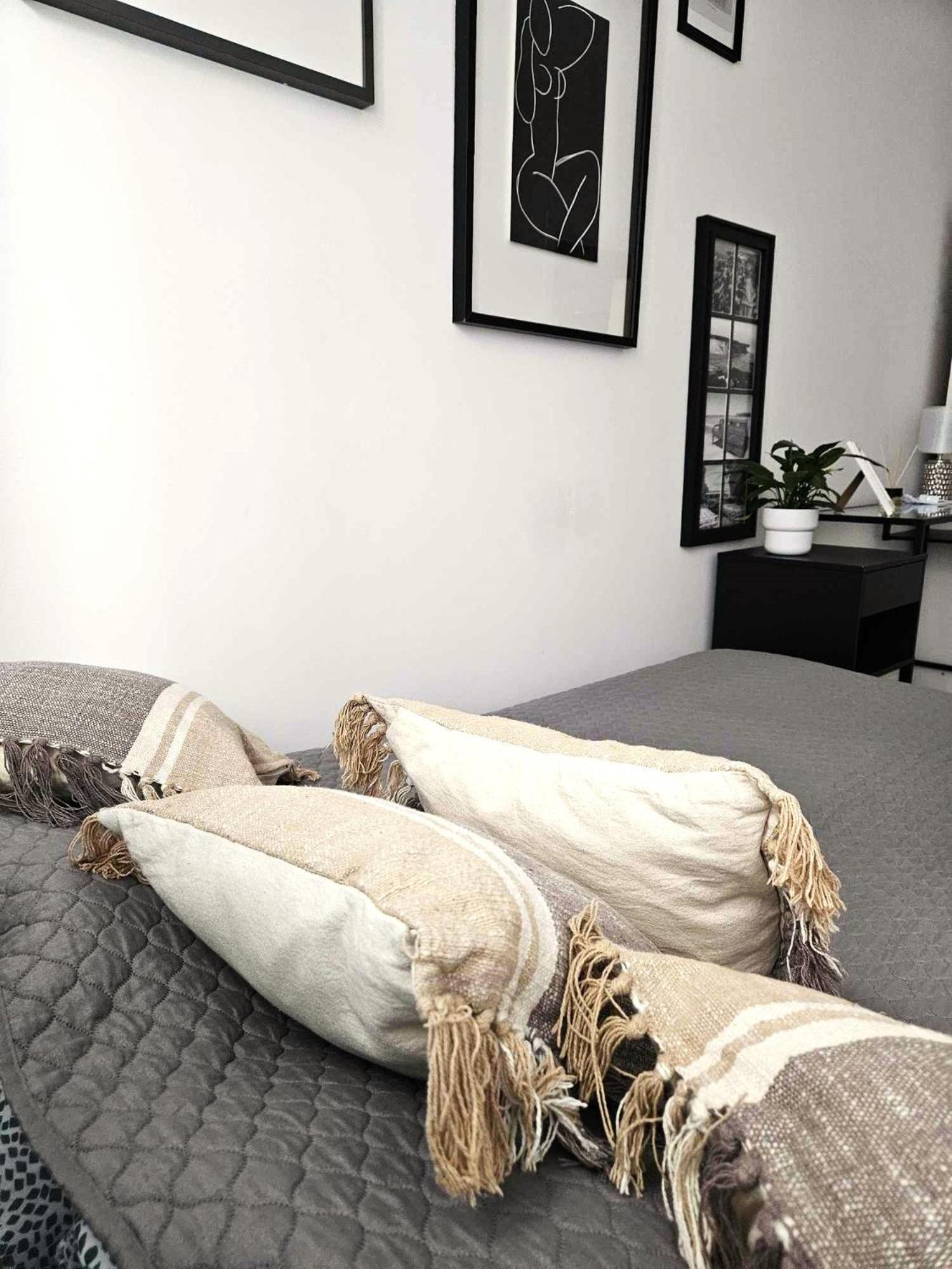 White Grzybowska Apartment *