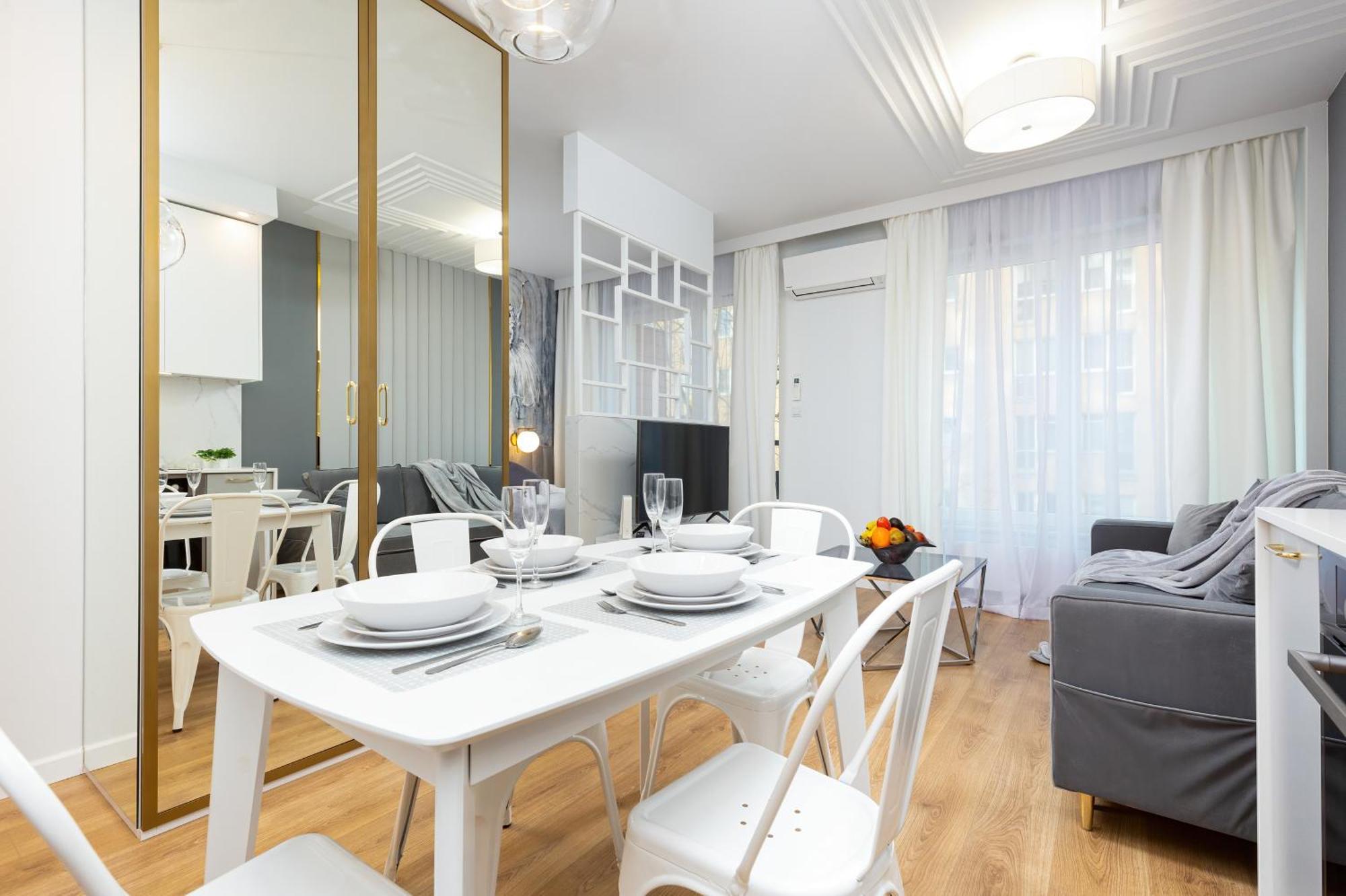 One Bedroom In Center By Renters Prestige