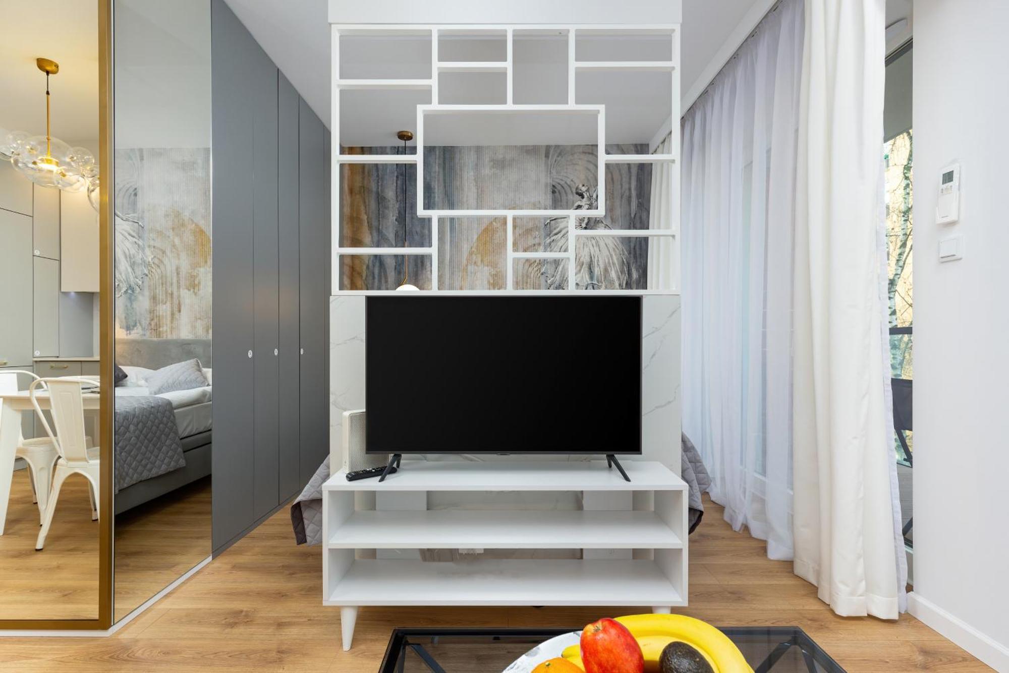 Apartment One Bedroom In Center By Renters Prestige Warschau