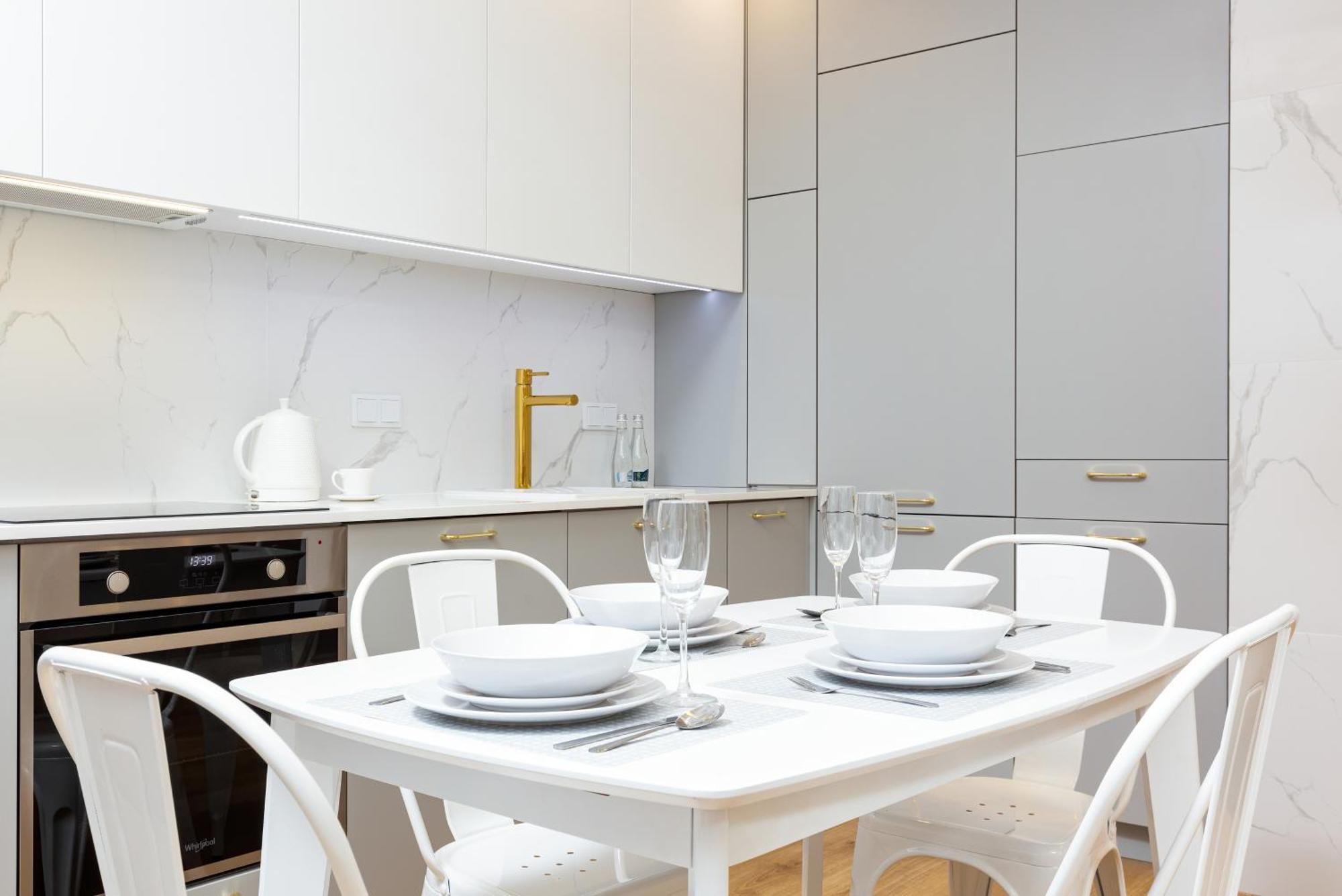 One Bedroom In Center By Renters Prestige Warschau