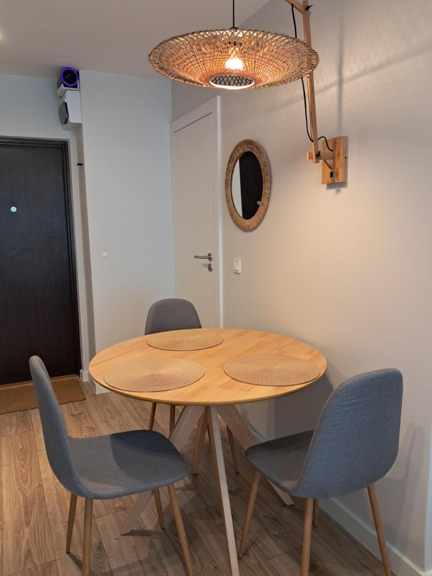 Falcon Center 2 Metro Zlote Tarasy Apartamento *