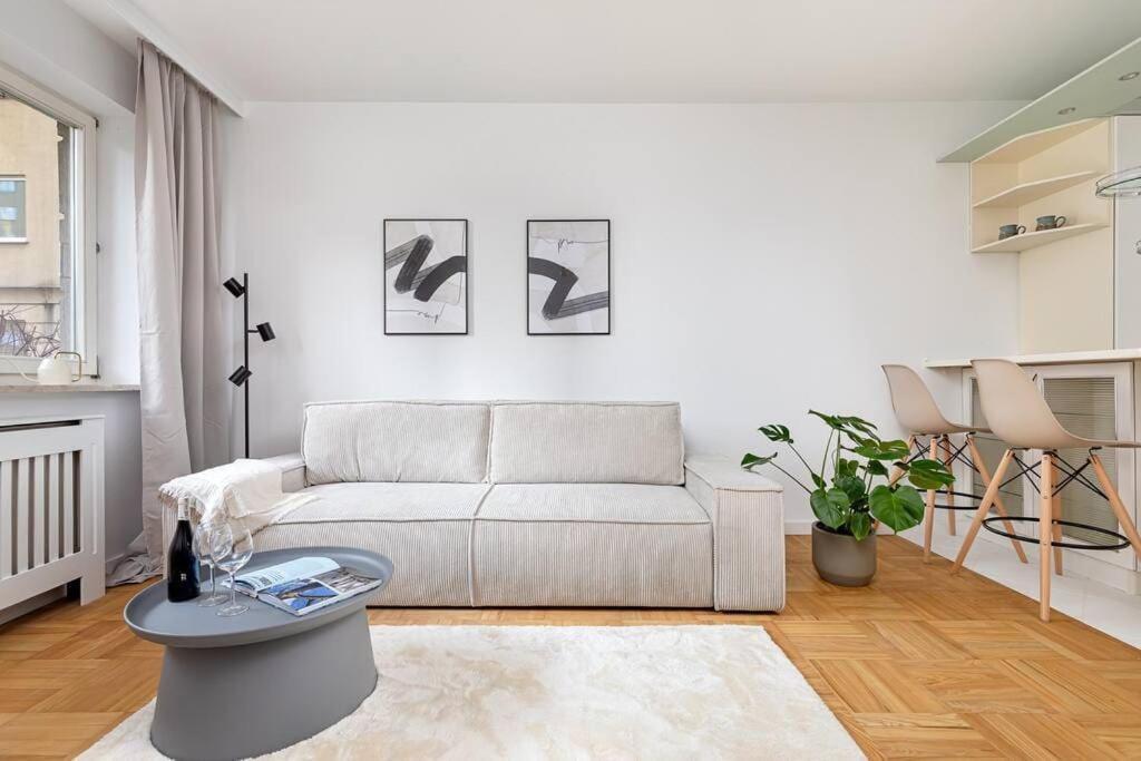 Apartamento Spacious Swimming Pool Gym Sauna Wwa40