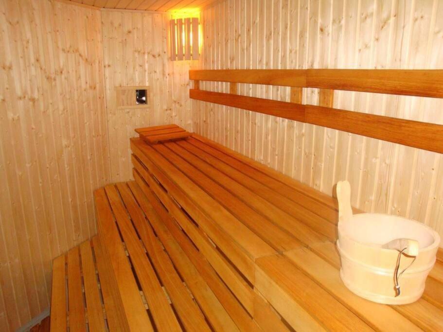 Spacious Swimming Pool Gym Sauna Wwa40 Apartamento Varsóvia