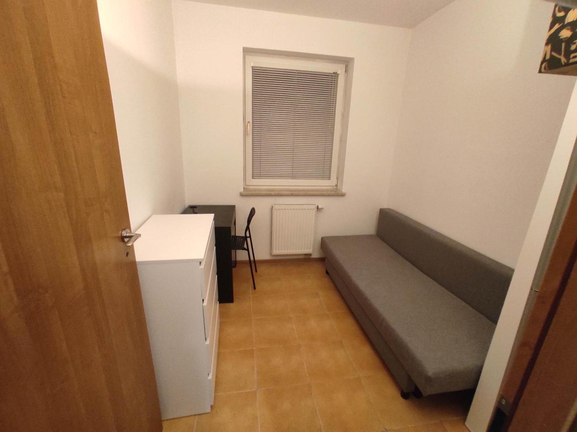 With 2 Shared Bathrooms ,wc , 2km To Old Town -100m From Metro Szwedzka *