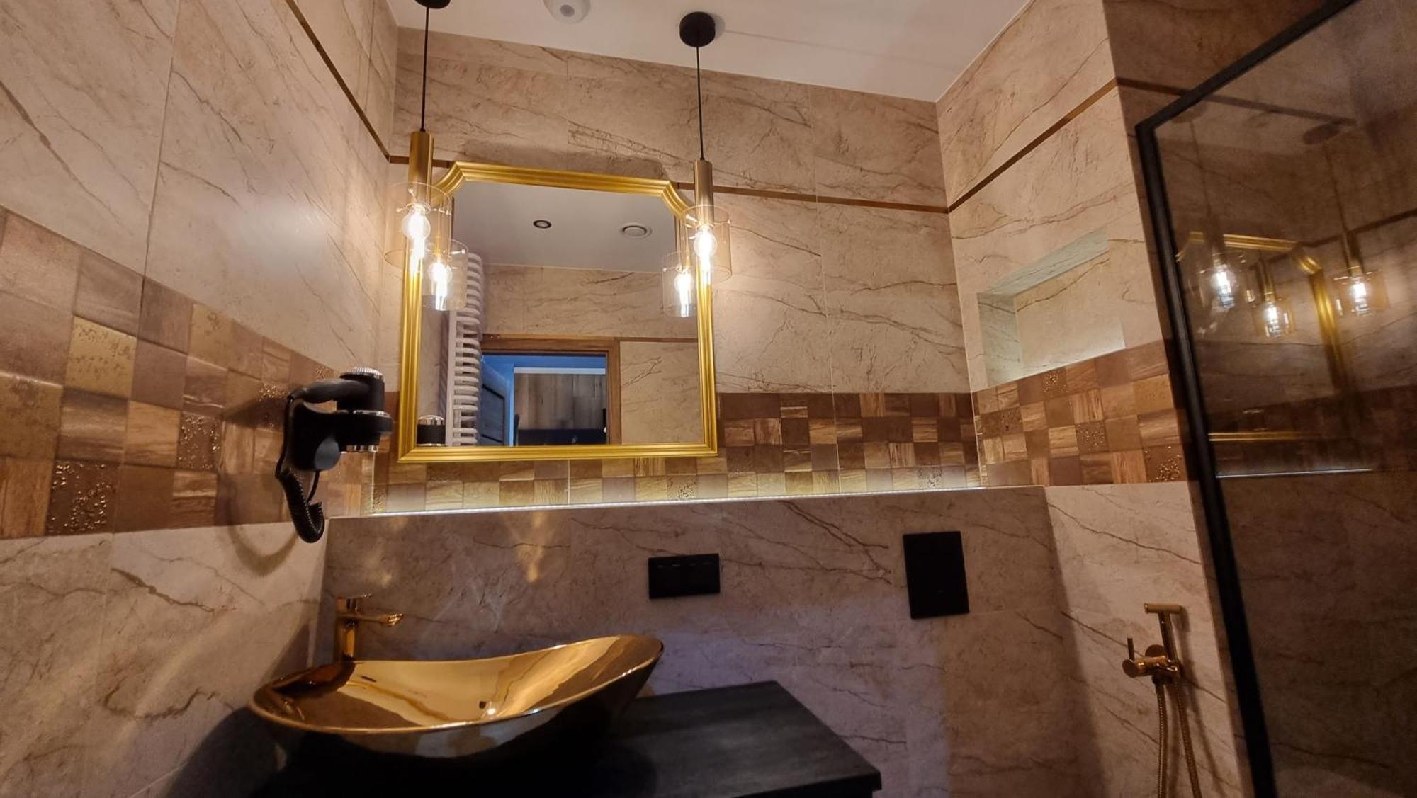 Luxury Seveeu *