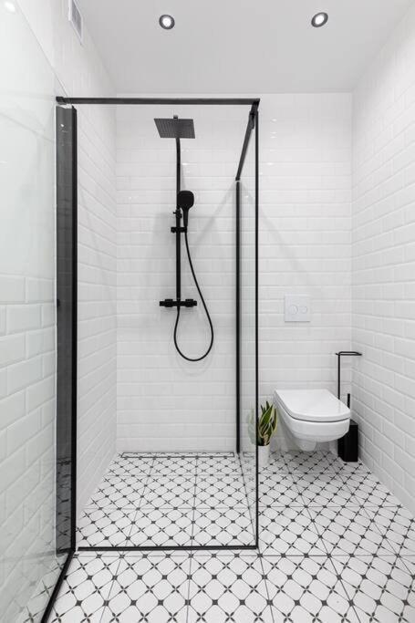 Apartamento Wielicka Spacious Near Metro Wwa40