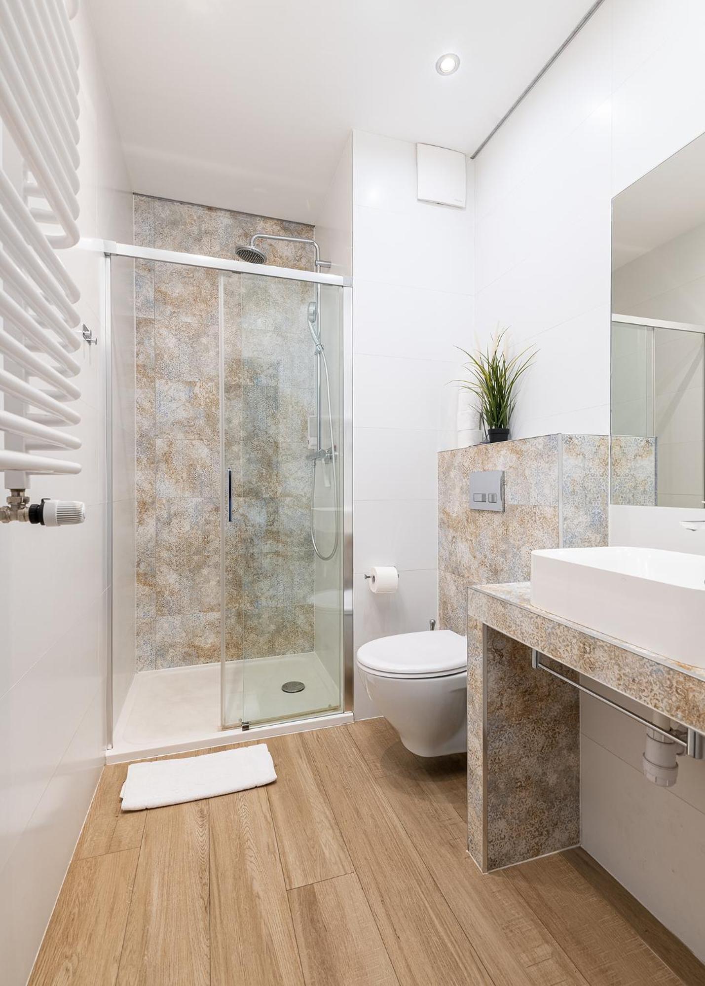 Rentplanet - Bliska Wola Apartment