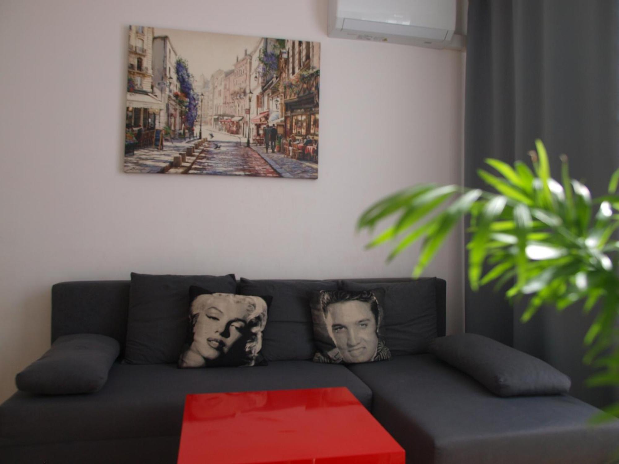 Rondo Onz Apartment *