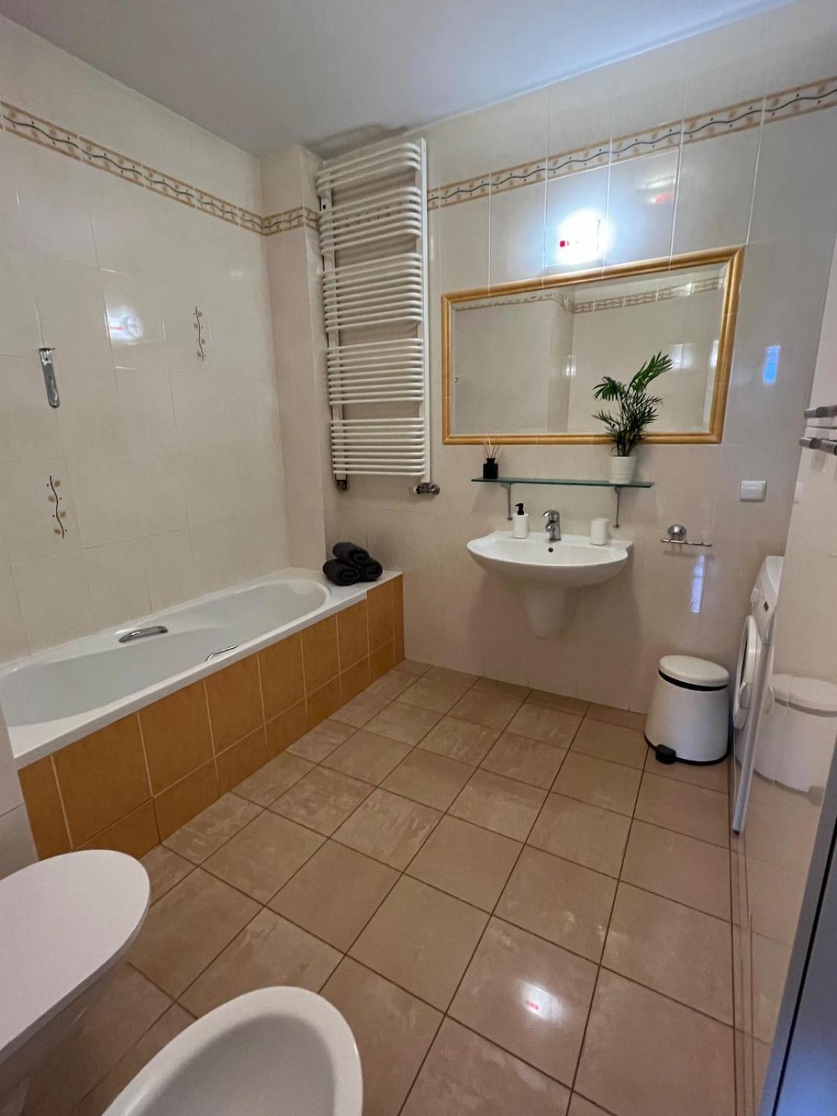 Apartamento Uroczy Z Widokiem Na Centrum I Darmowym Parkinigiem
