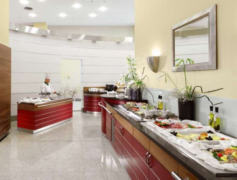 Hotel Courtyard By Marriott Airport 4*